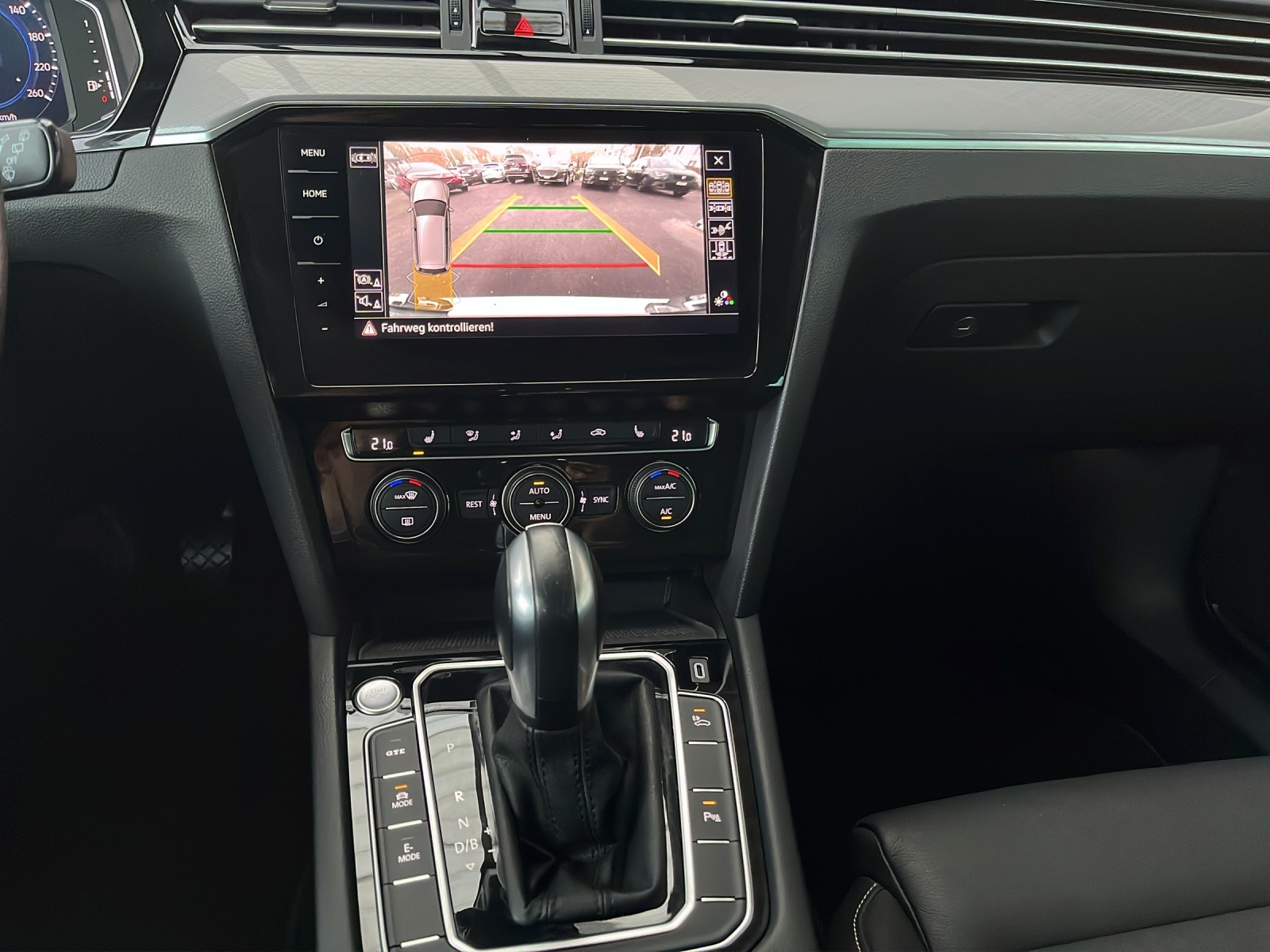 VW Passat Variant 1.4 TSI GTE Hybrid DSG-image-11