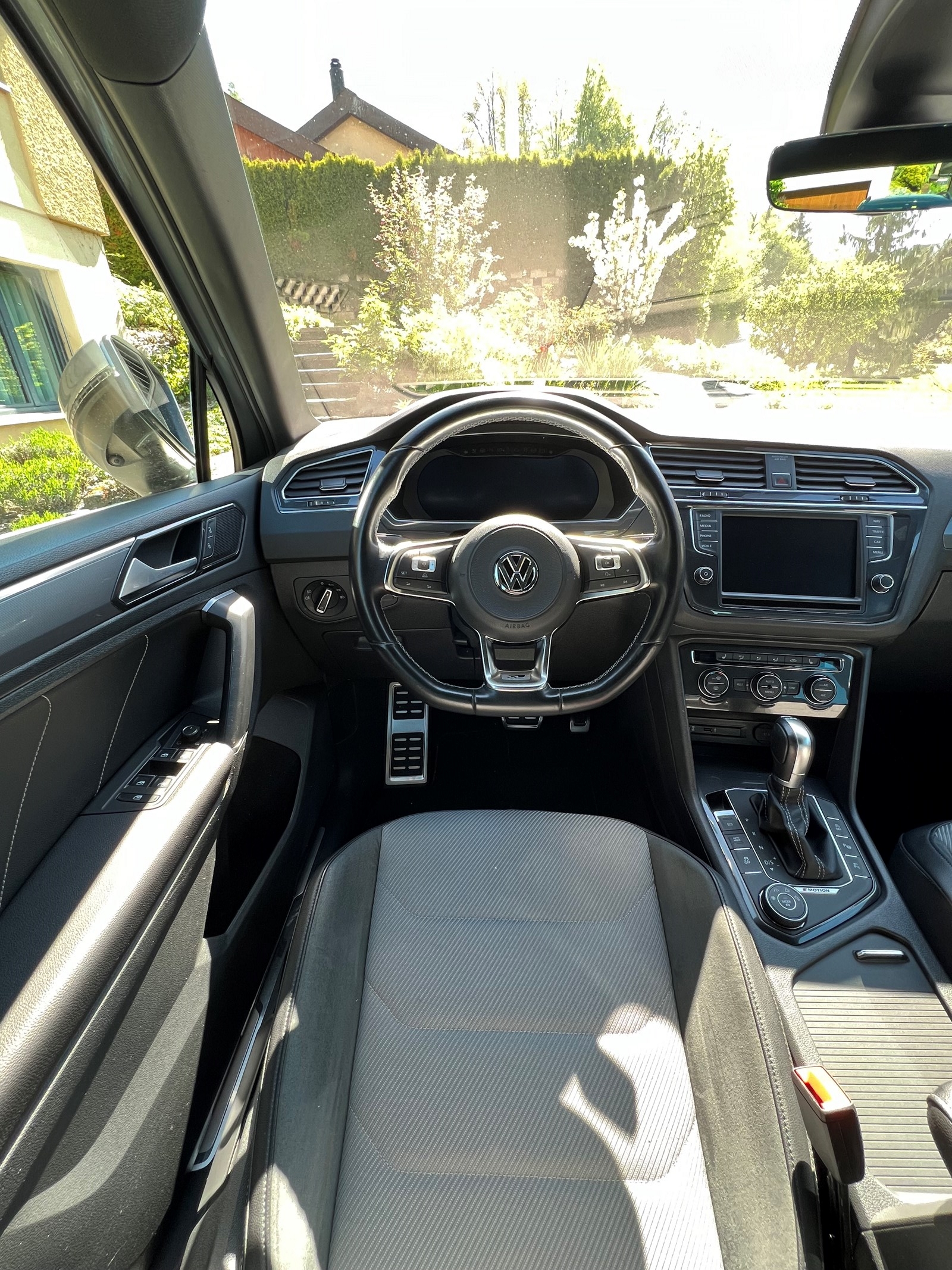 VW Tiguan 2.0TSI R-Line Highline 4Motion DSG-image-11