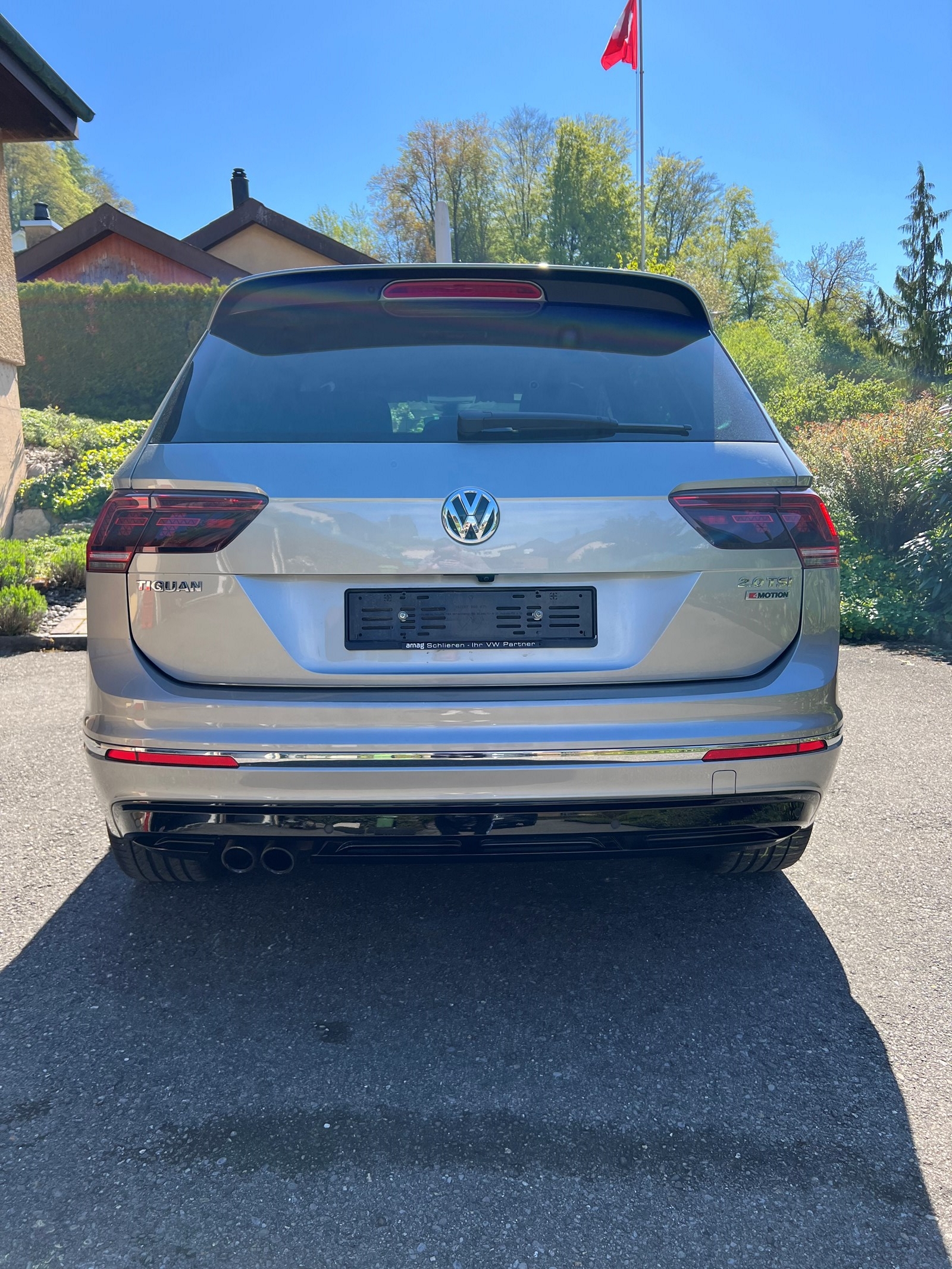 VW Tiguan 2.0TSI R-Line Highline 4Motion DSG-image-3