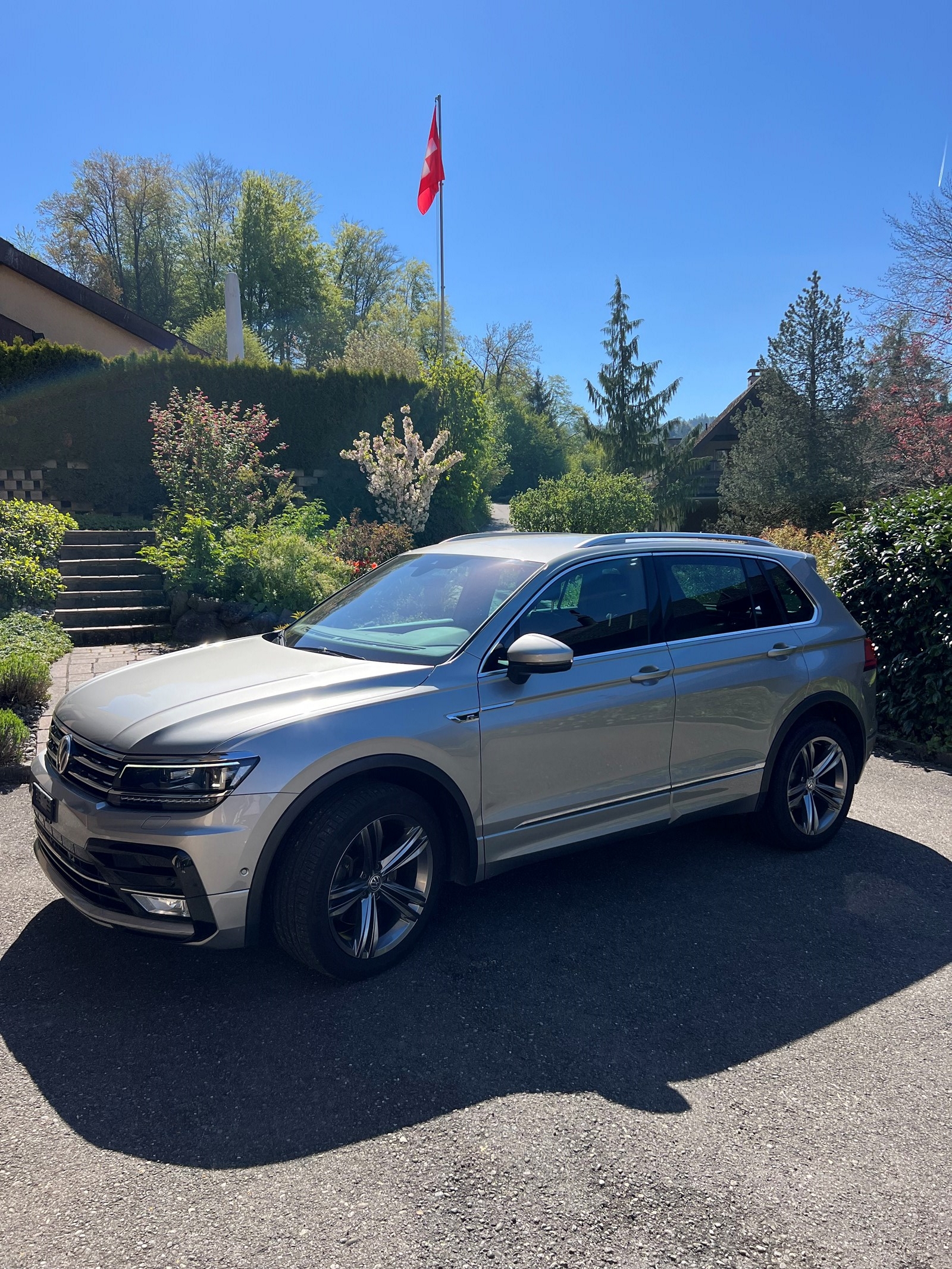 VW Tiguan 2.0TSI R-Line Highline 4Motion DSG-image-2
