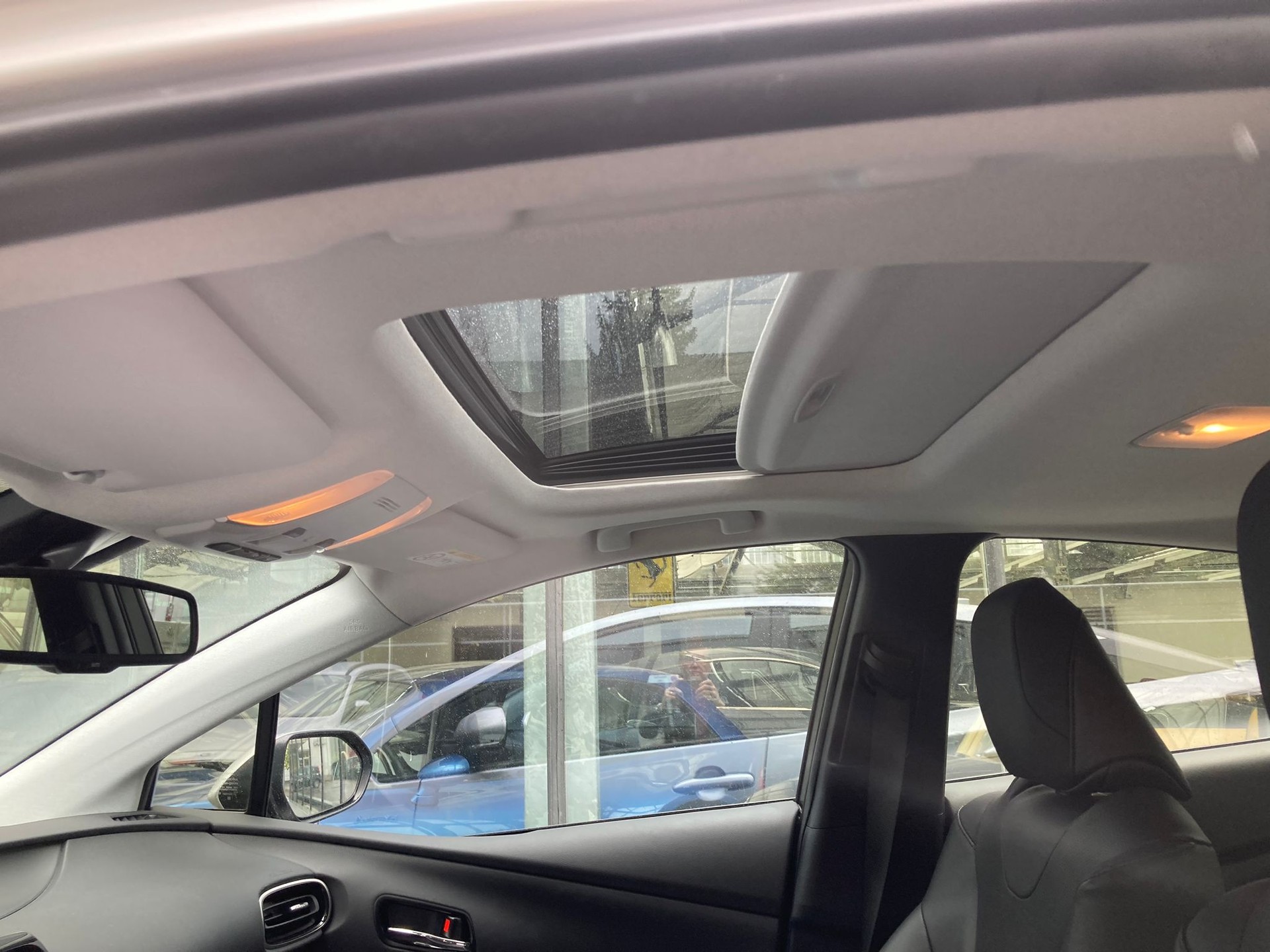 TOYOTA Prius 1.8 VVT-i HSD Sol Premium-image-9