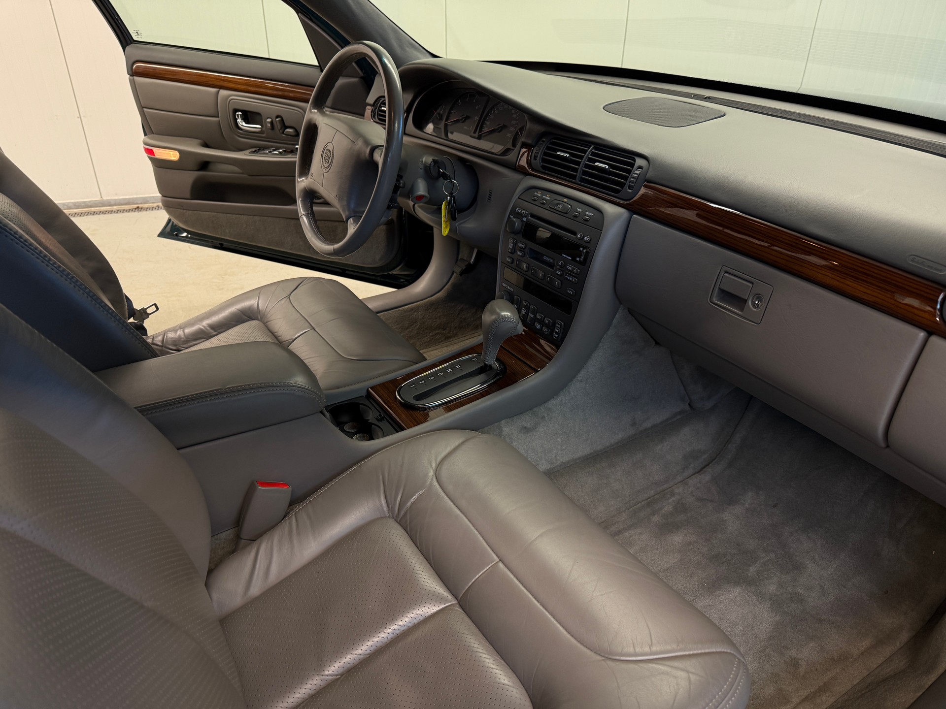 CADILLAC DEVILLE CONCOURS V8-image-20