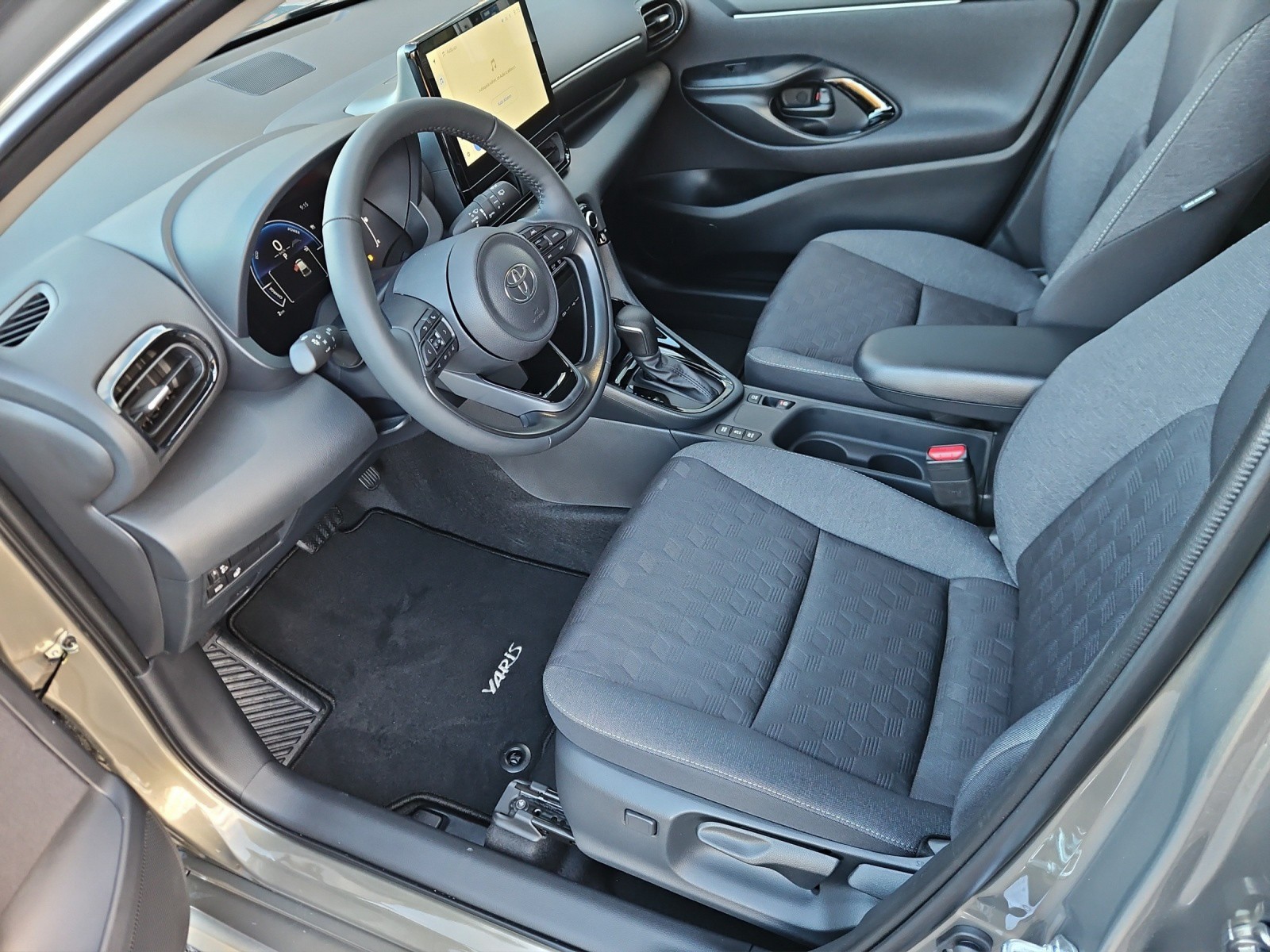 TOYOTA Yaris 1.5 Trend e-CVT-image-11