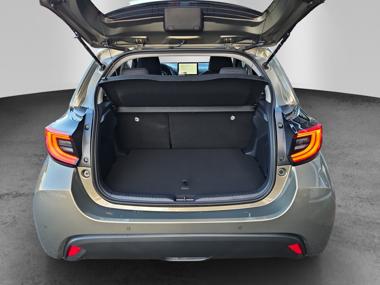 TOYOTA Yaris 1.5 Trend e-CVT-image-9