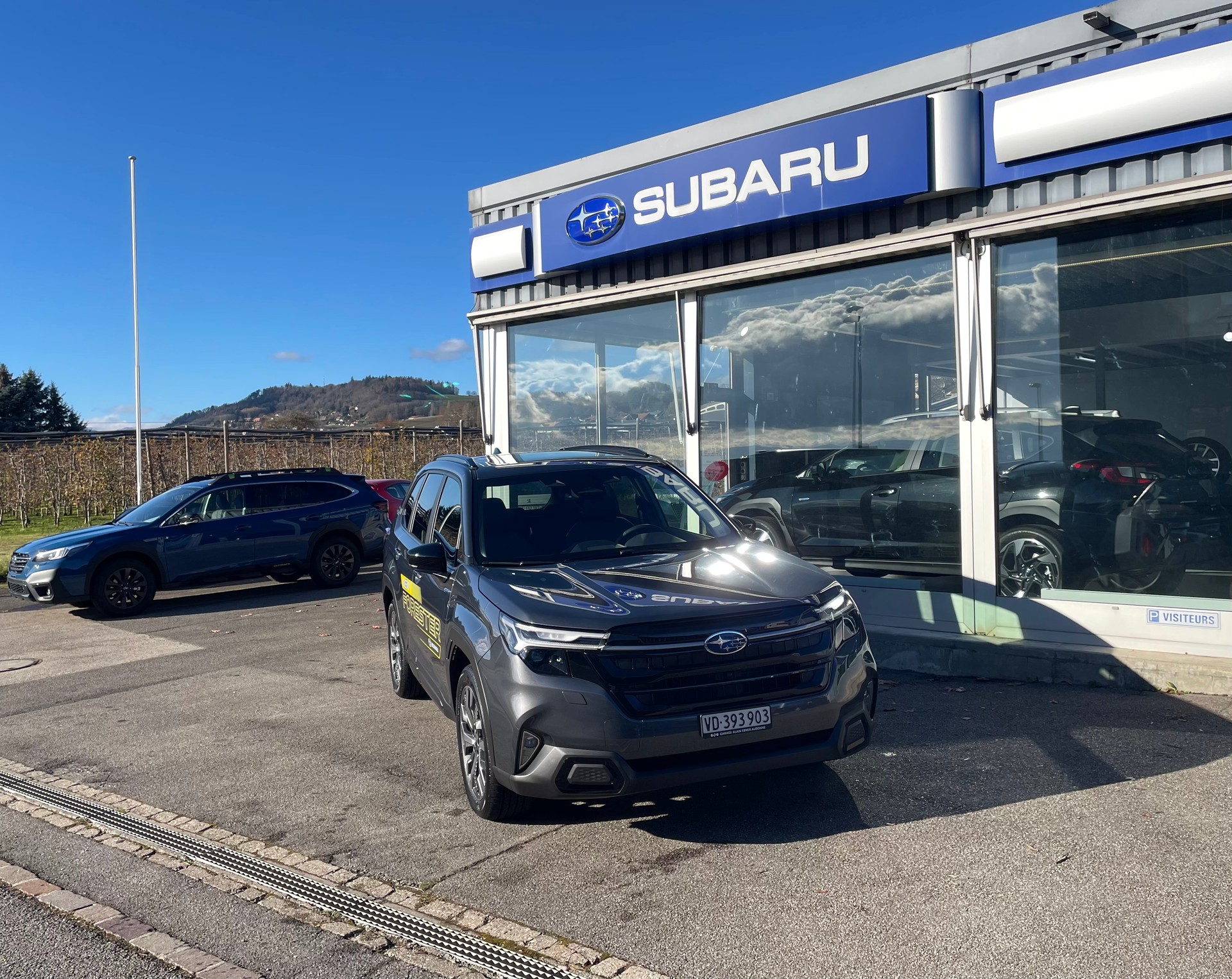 SUBARU Forester 2.0i e-Boxer Luxury Lineartronic-image-12