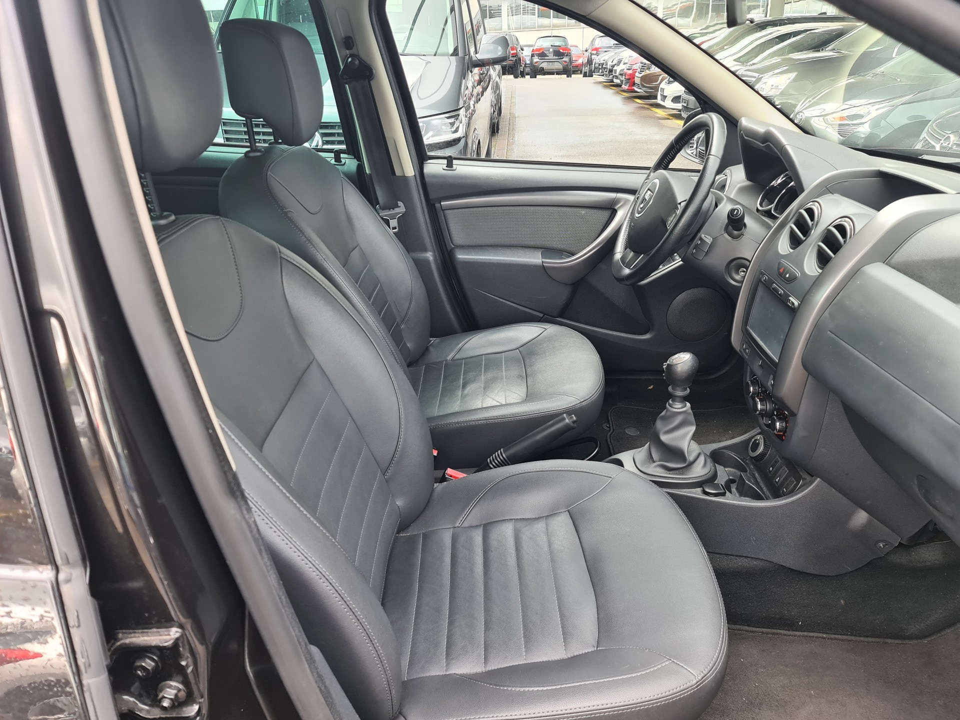 DACIA Duster 1.2 T Privilège 4x4-image-4