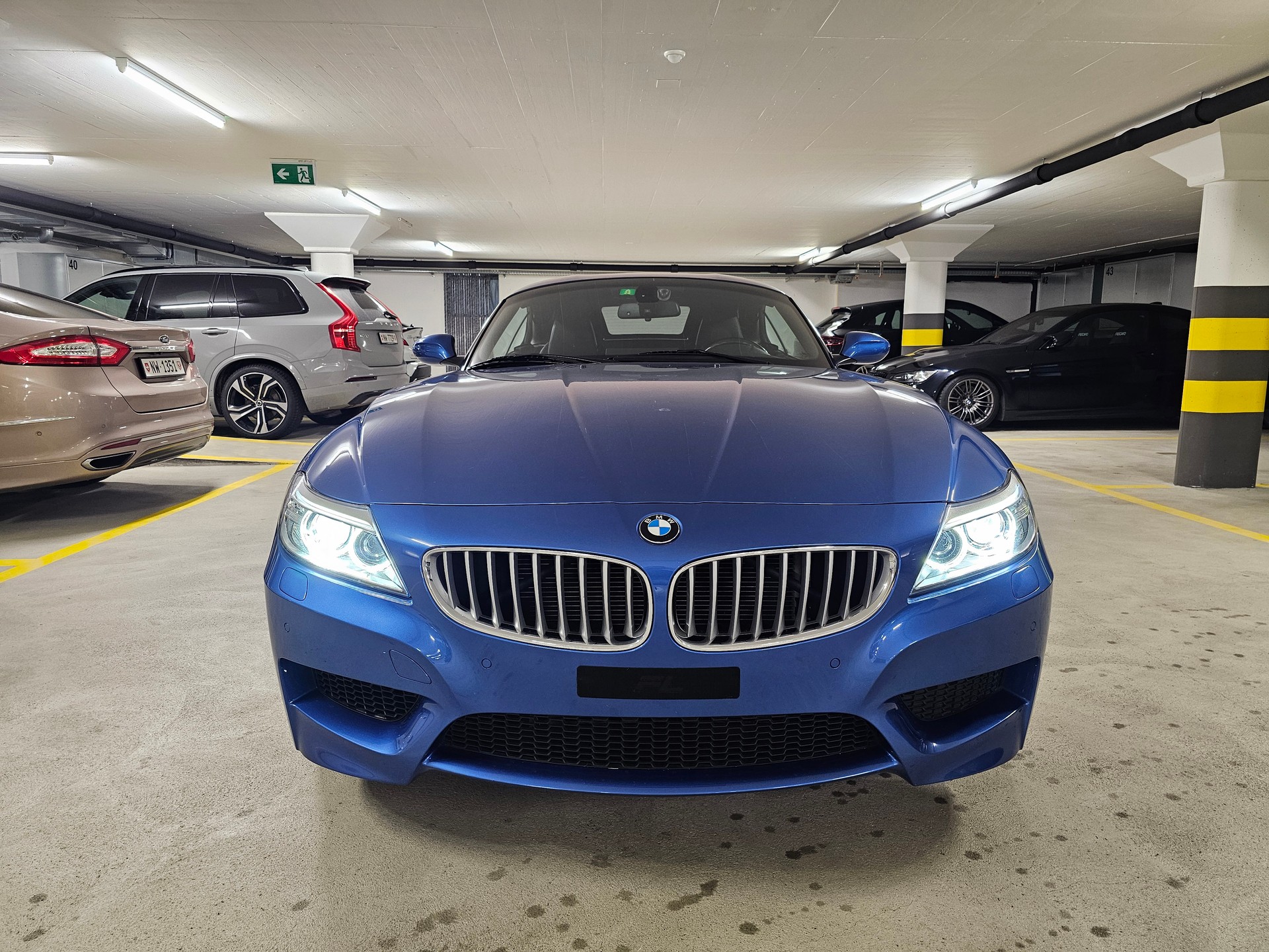BMW Z4 sDrive35i-image-7