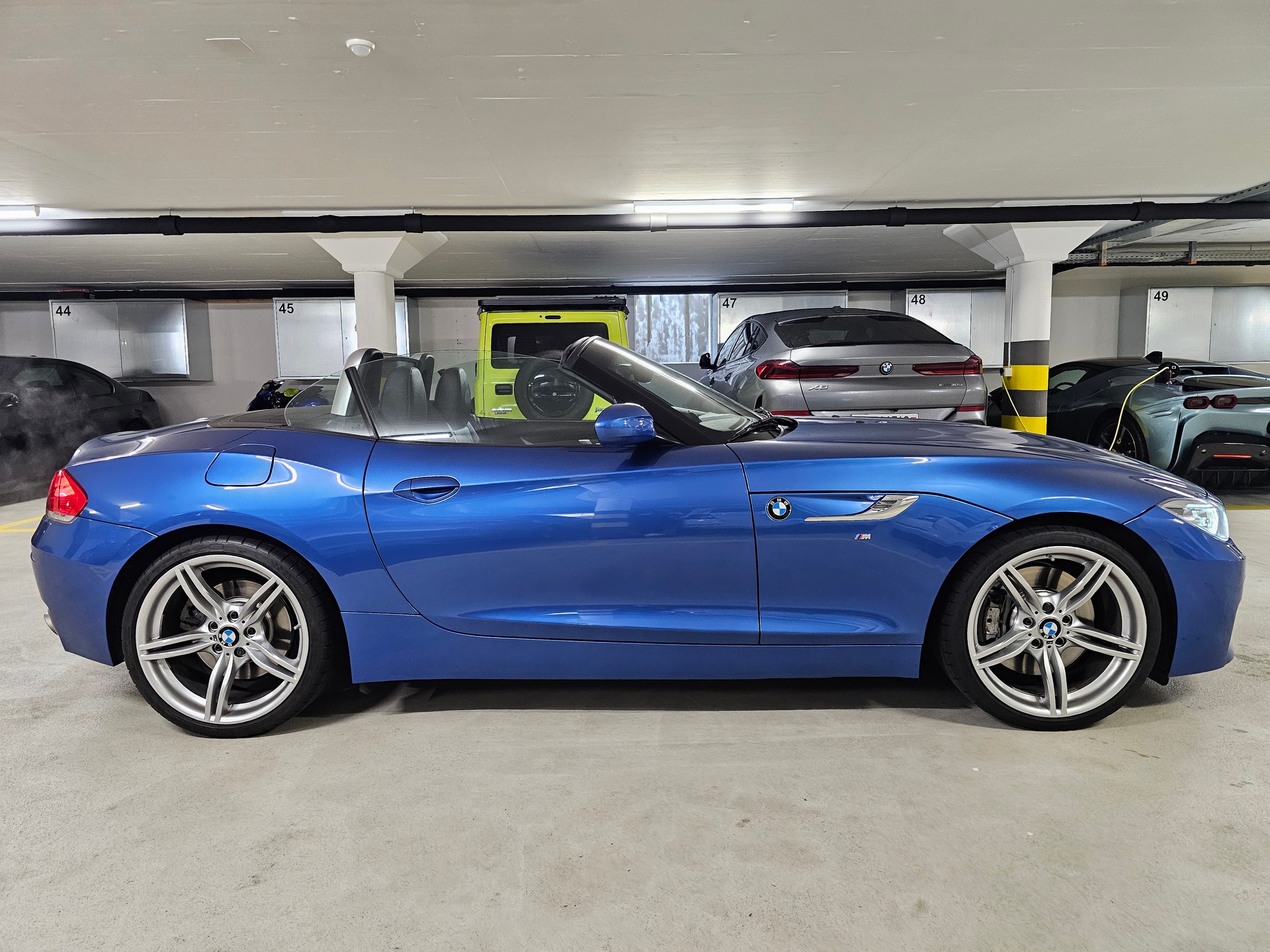 BMW Z4 sDrive35i-image-3