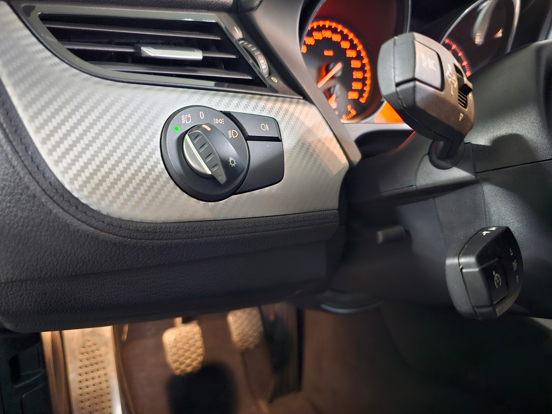 BMW Z4 sDrive35i-image-15