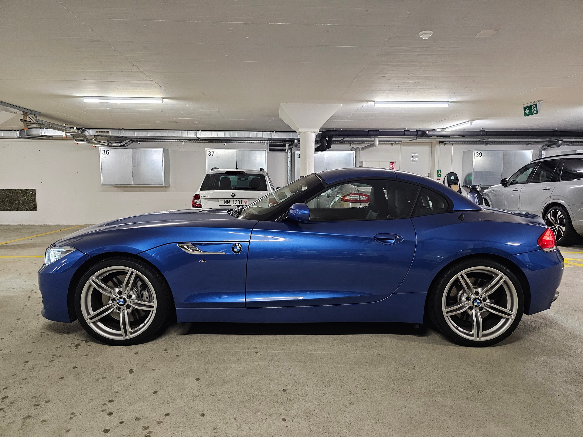 BMW Z4 sDrive35i-image-6