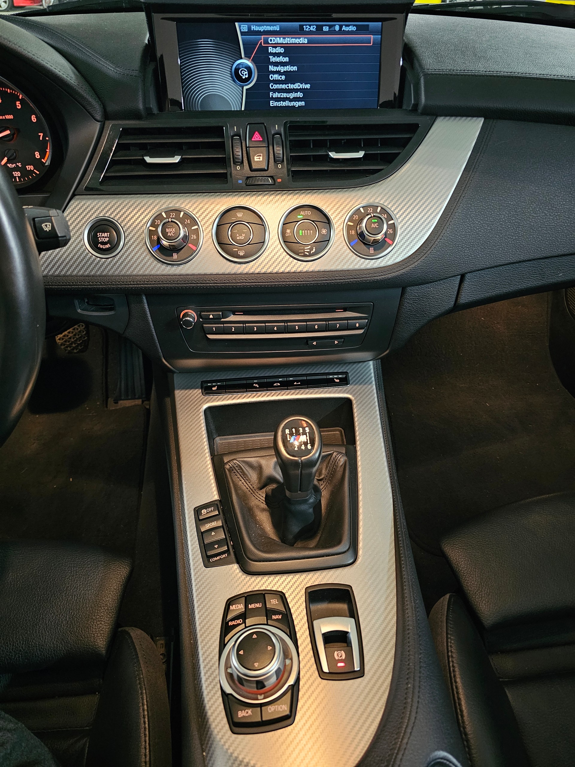 BMW Z4 sDrive35i-image-14