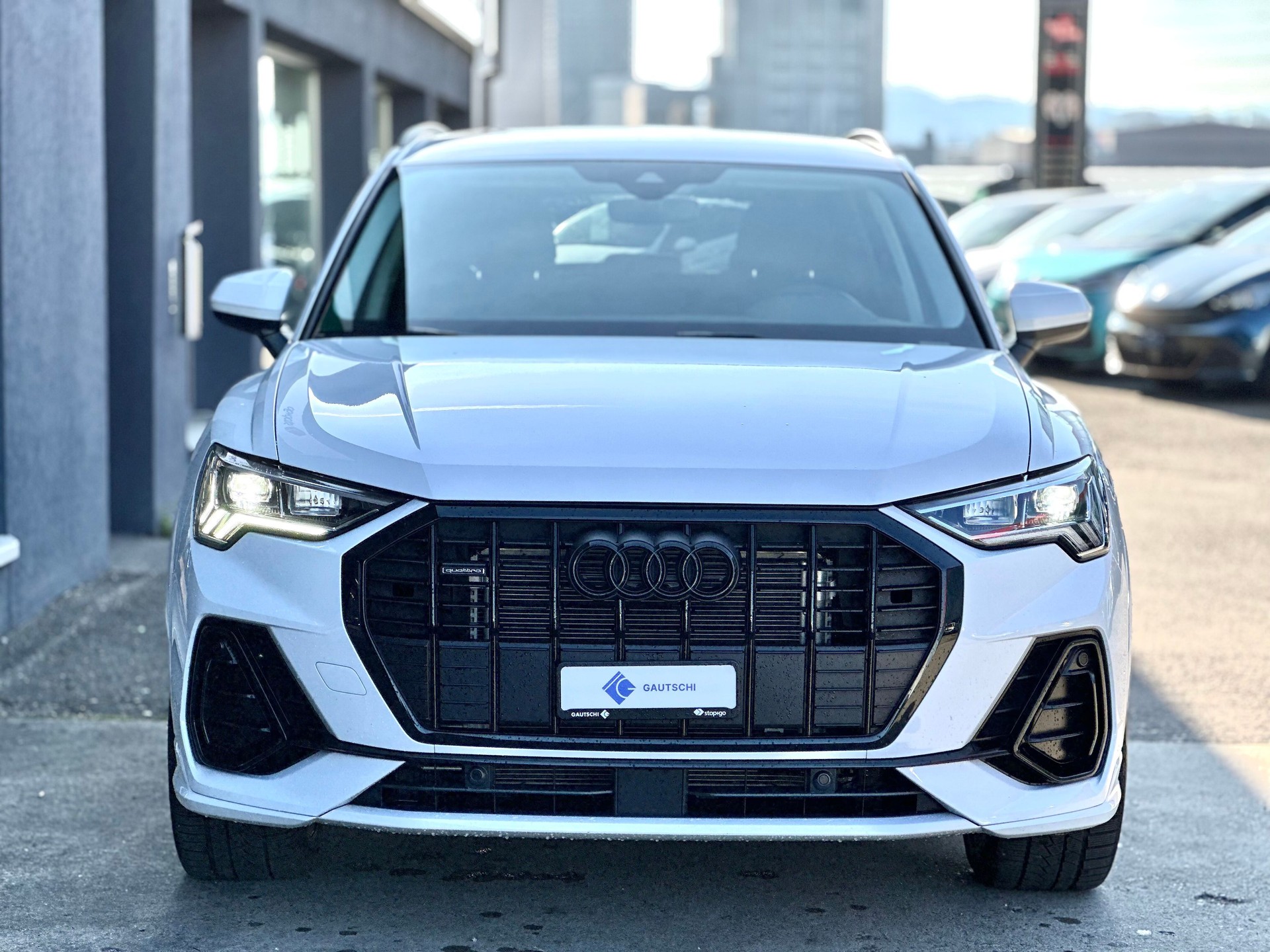 AUDI Q3 35 TDI S line quattro S-tronic-image-1