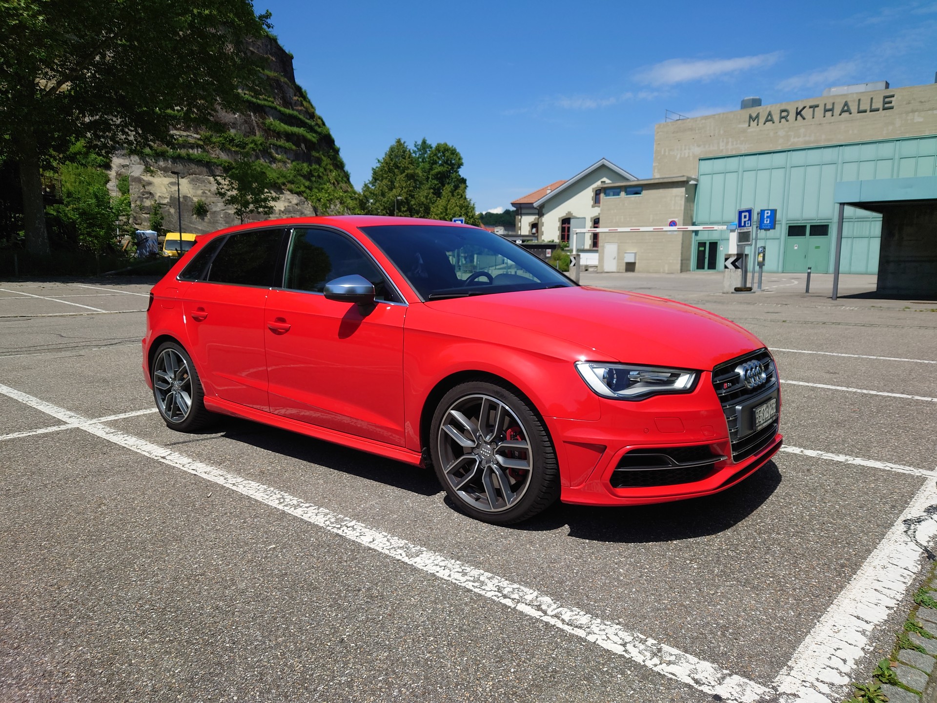 AUDI S3 Sportback 2.0 TFSI quattro S-tronic-image-2