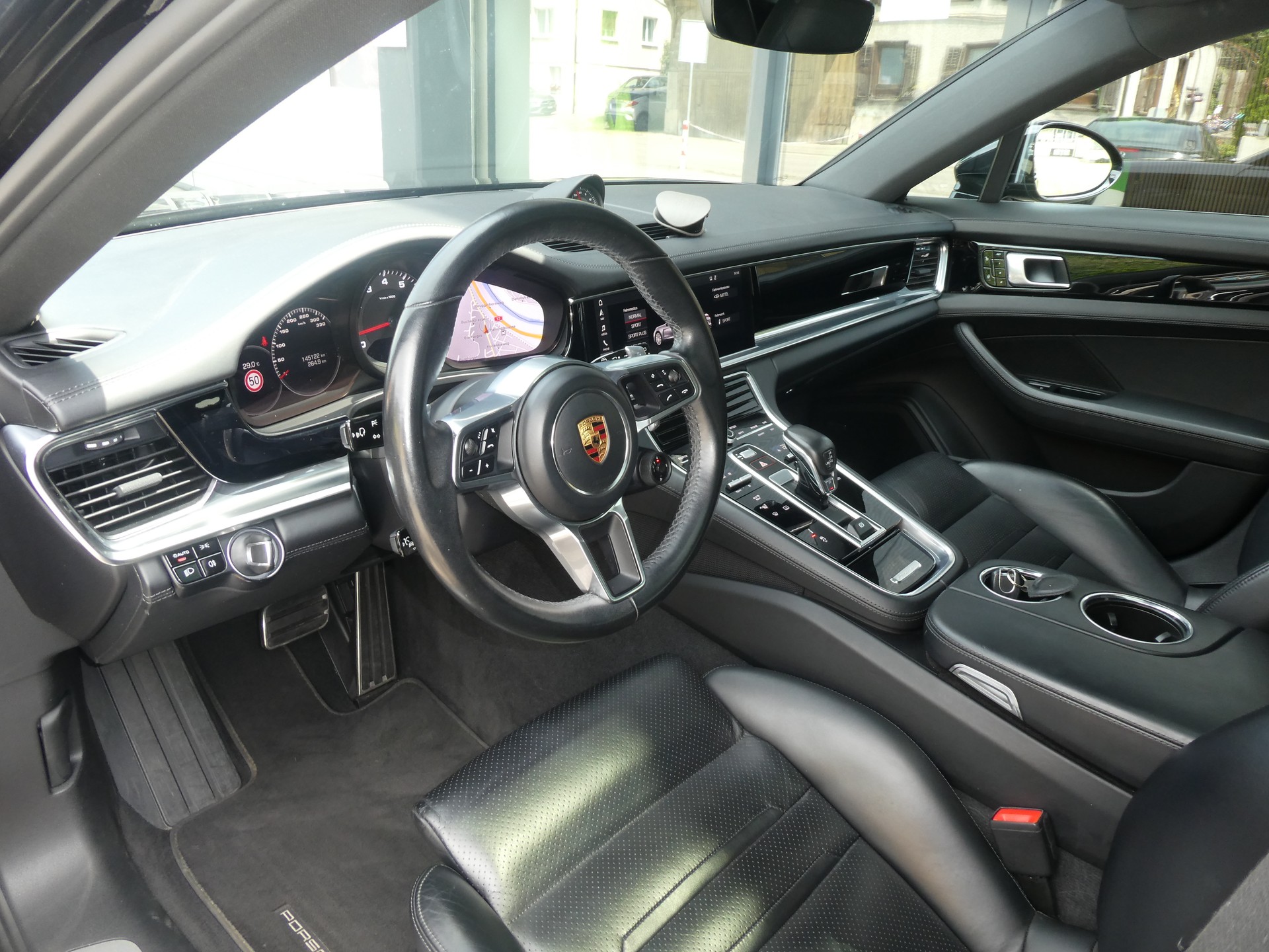 PORSCHE Panamera 4S Sport Turismo PDK-image-4