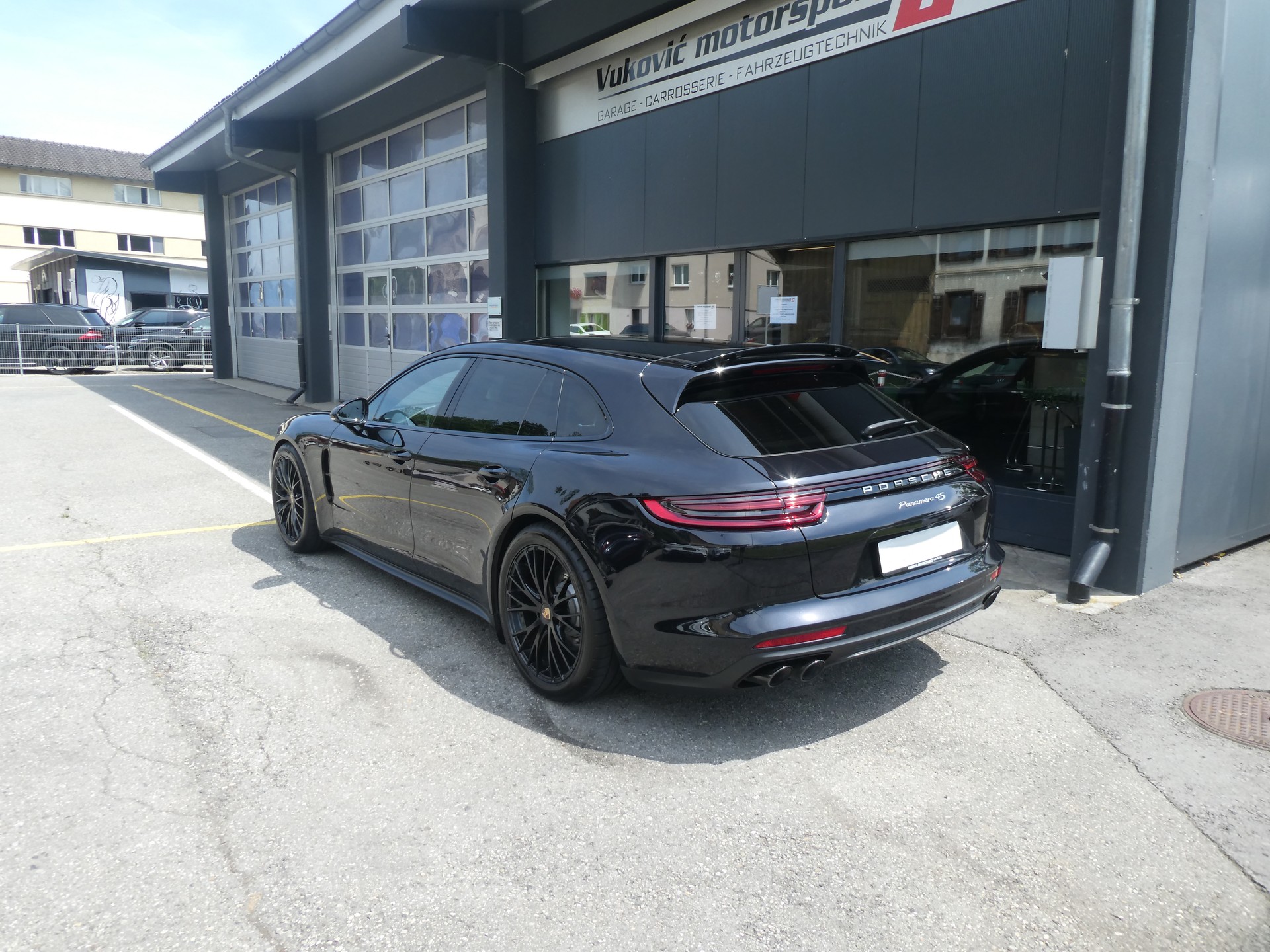 PORSCHE Panamera 4S Sport Turismo PDK-image-2