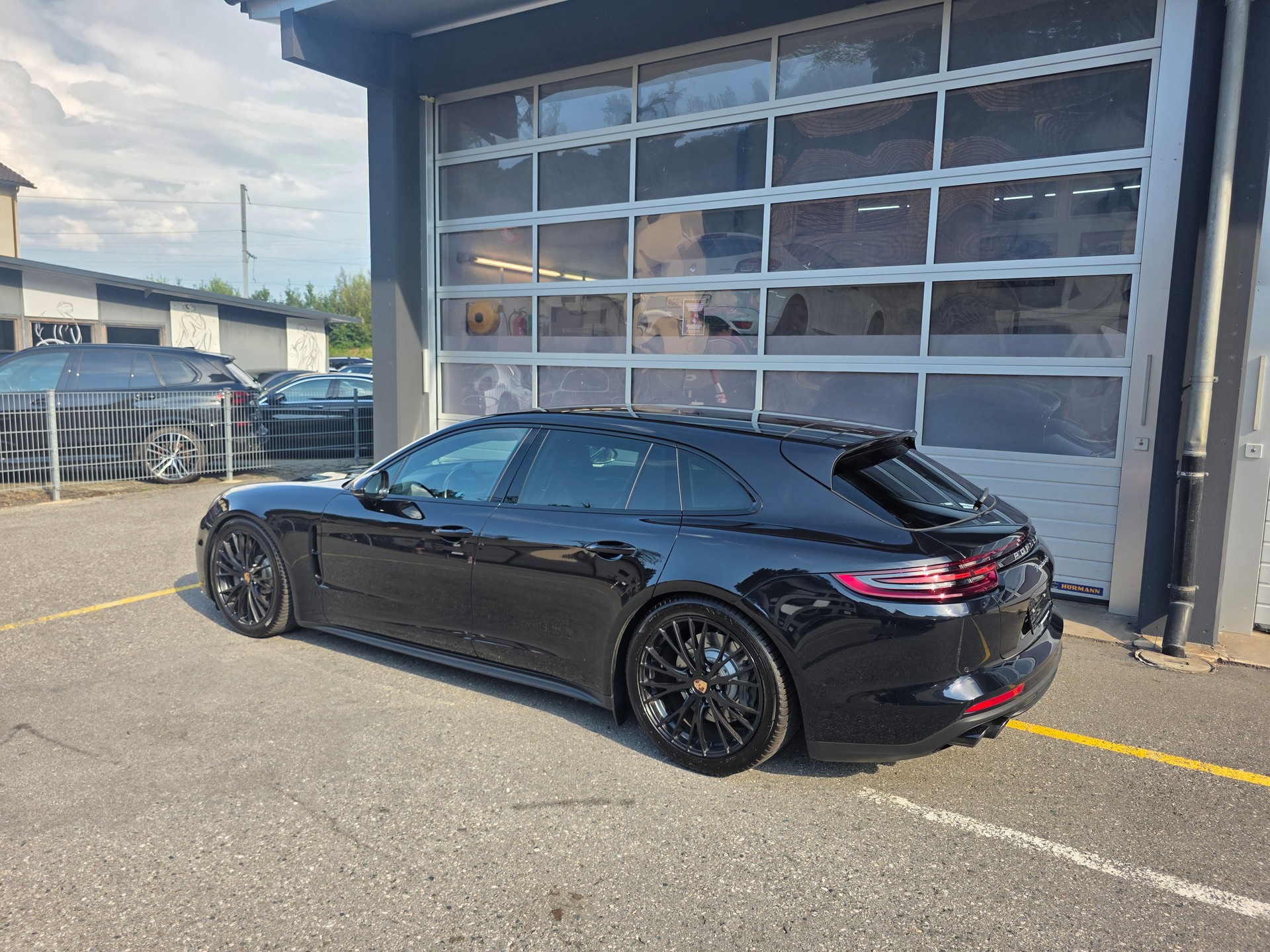 PORSCHE Panamera 4S Sport Turismo PDK-image-2