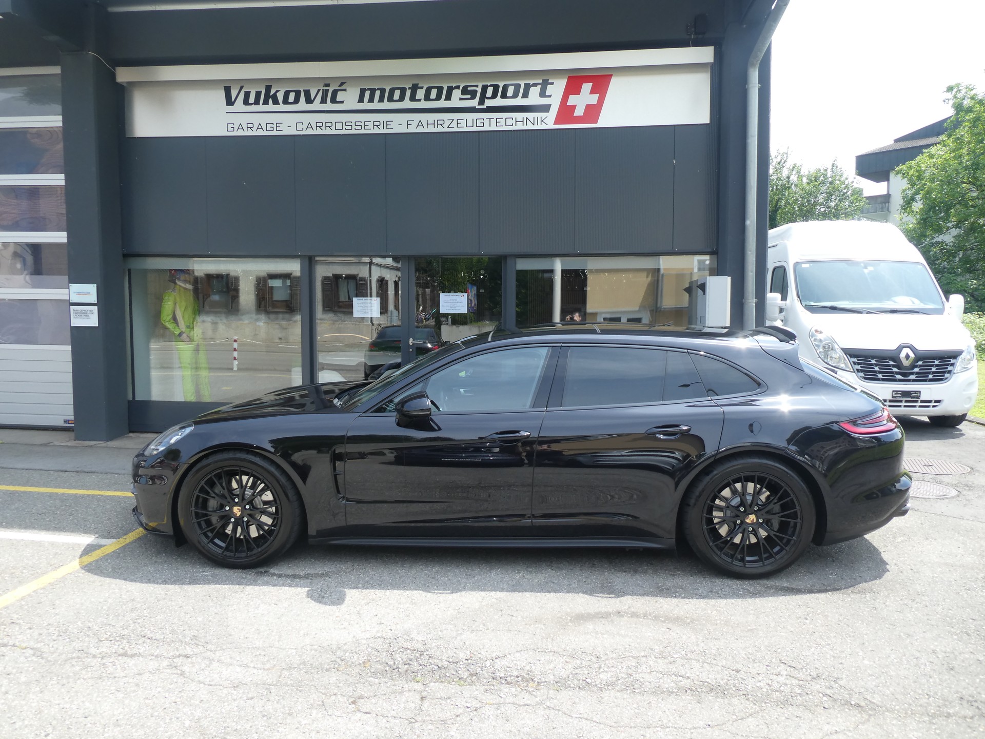 PORSCHE Panamera 4S Sport Turismo PDK-image-1
