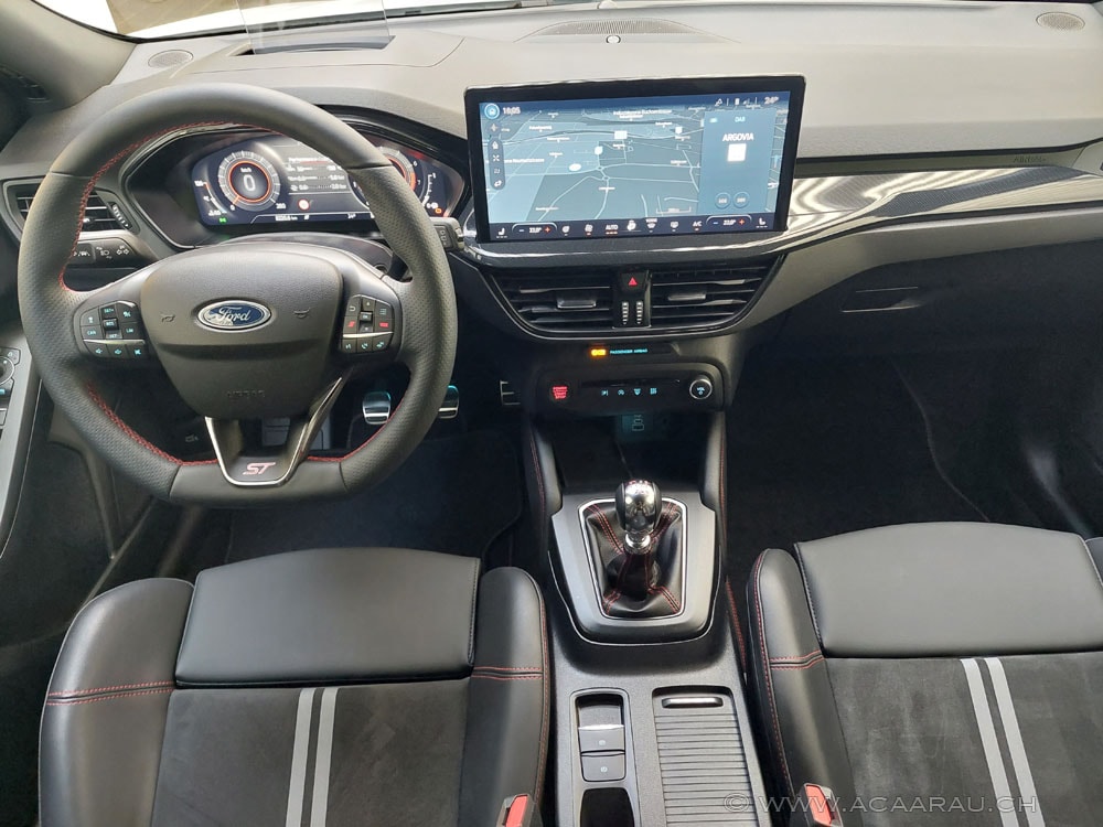 FORD Focus 2.3 ST X Performance 6- Gang / Video : https://youtu.be/DFi5A1zQwjo / Bilder : https://youtu.be/WncwxiNG4lQ-image-11