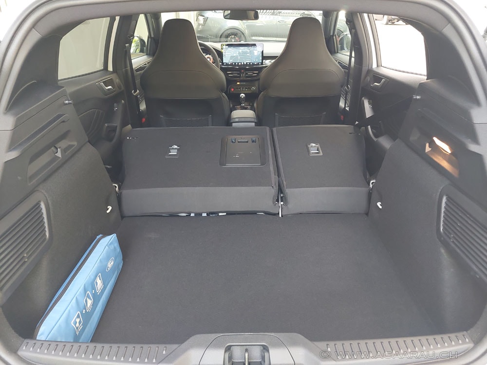 FORD Focus 2.3 ST X Performance 6- Gang / Video : https://youtu.be/DFi5A1zQwjo / Bilder : https://youtu.be/WncwxiNG4lQ-image-29
