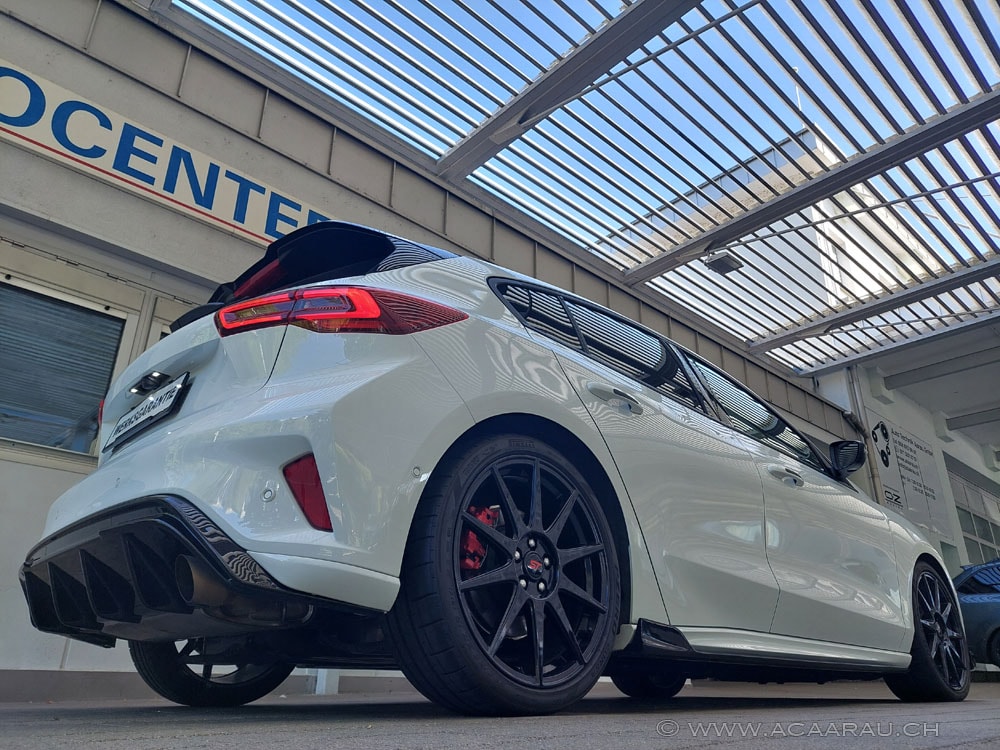 FORD Focus 2.3 ST X Performance 6- Gang / Video : https://youtu.be/DFi5A1zQwjo / Bilder : https://youtu.be/WncwxiNG4lQ-showroom-element-2