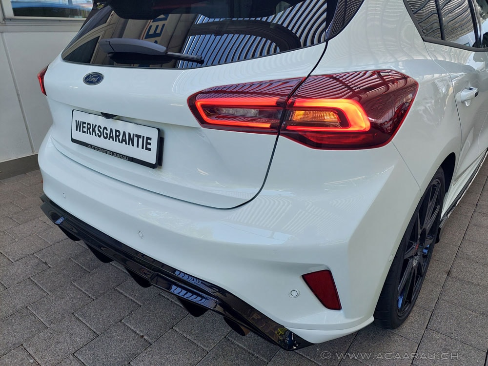 FORD Focus 2.3 ST X Performance 6- Gang / Video : https://youtu.be/DFi5A1zQwjo / Bilder : https://youtu.be/WncwxiNG4lQ-image-6