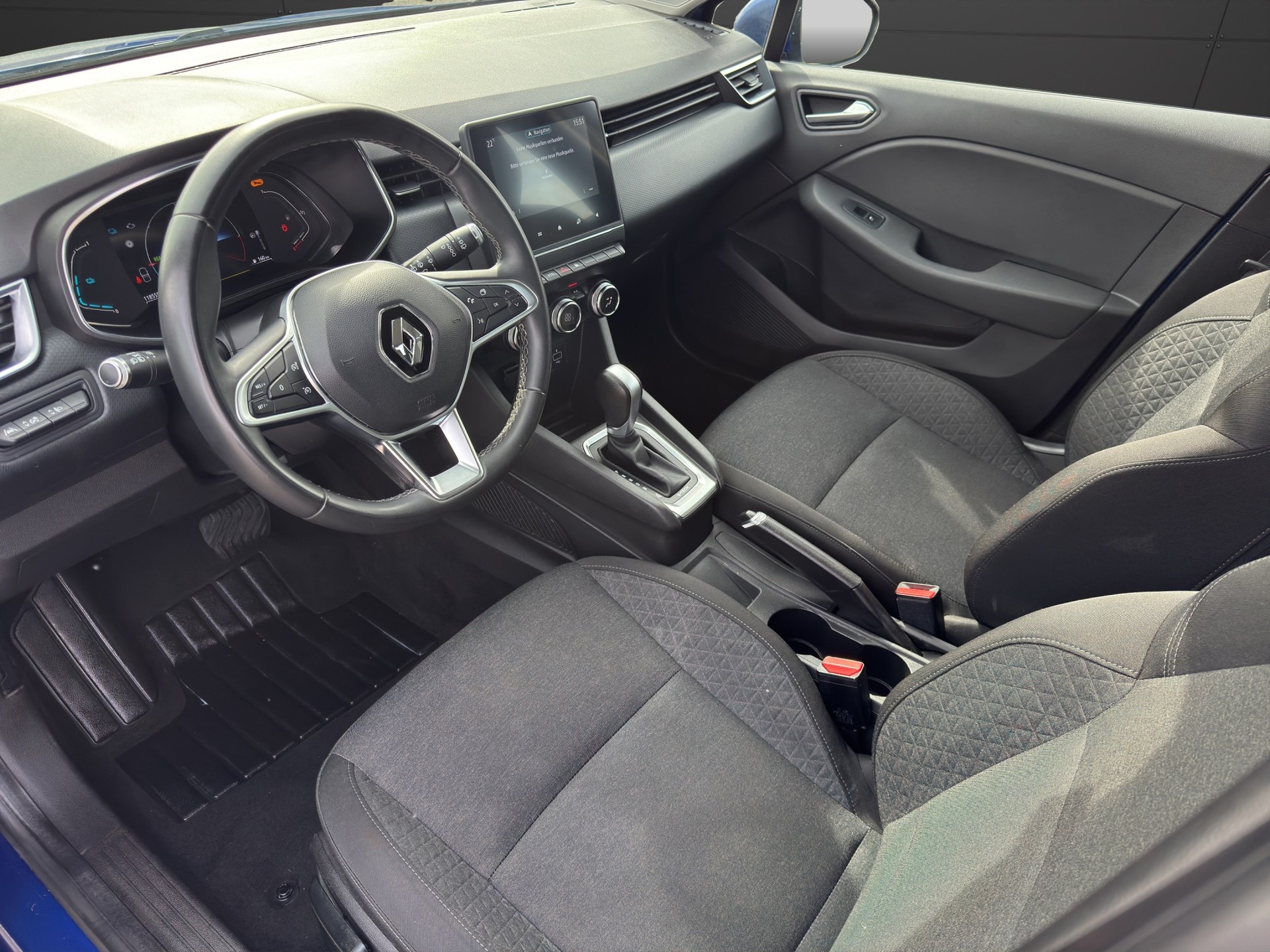 RENAULT Clio 1.6 E-Tech Zen-image-9