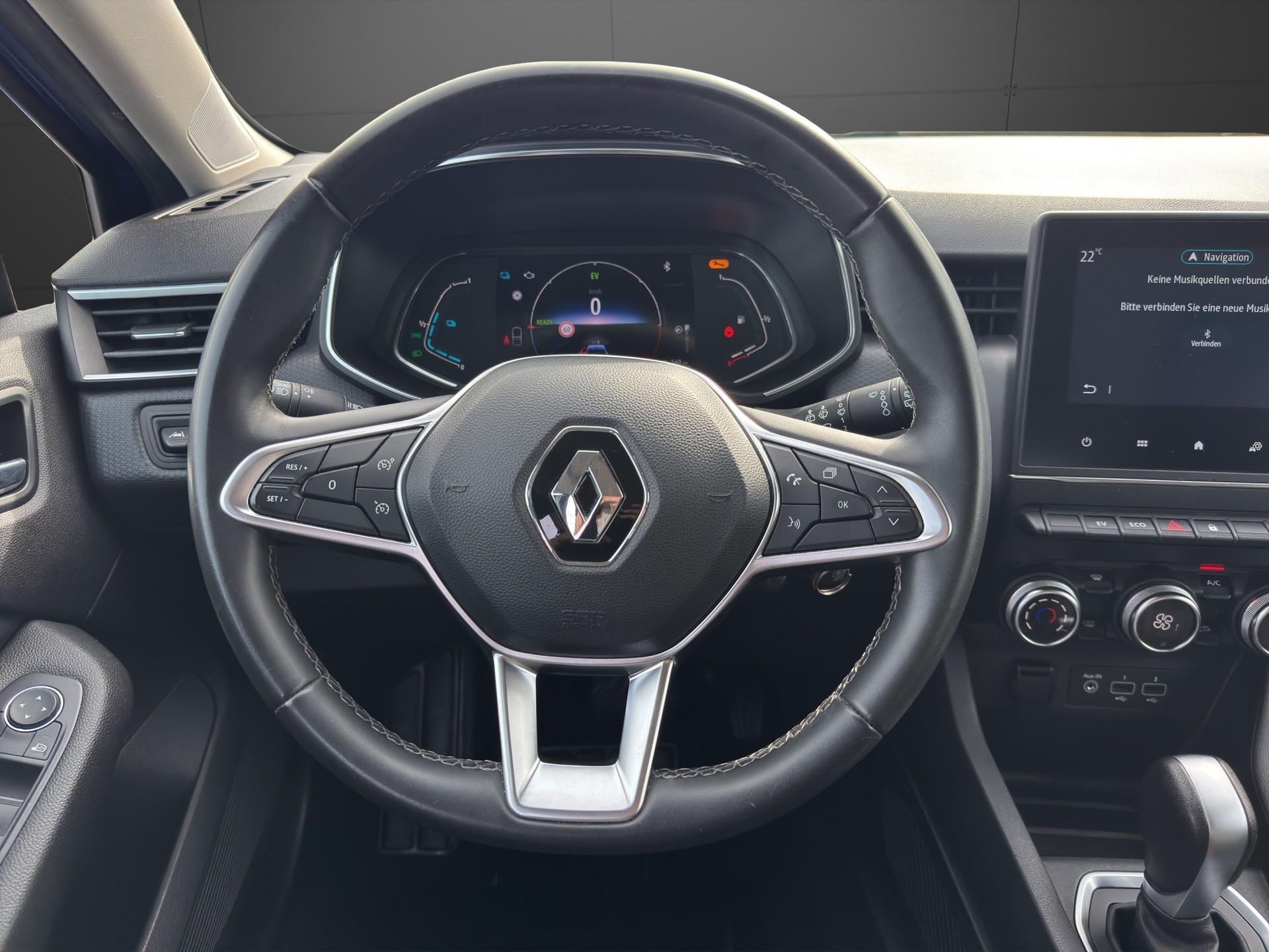 RENAULT Clio 1.6 E-Tech Zen-image-11