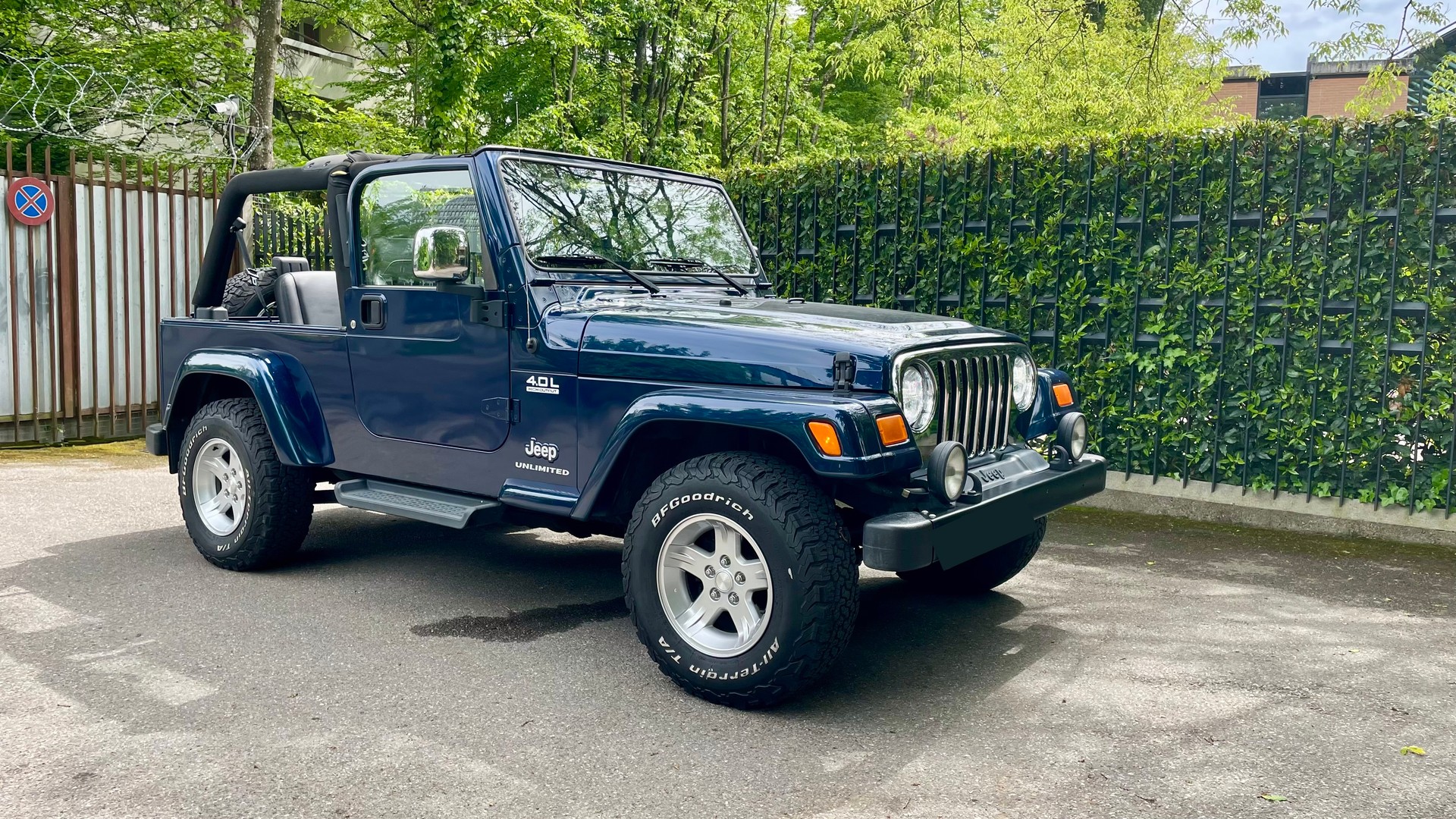 JEEP Wrangler 4.0 Unlimited LJ-image-2