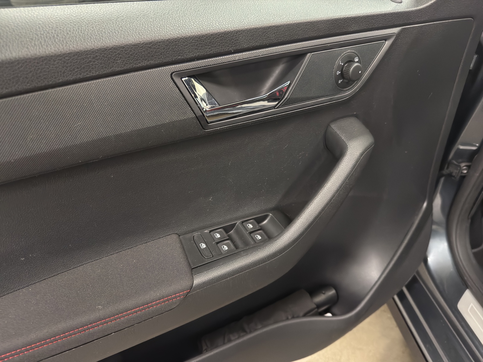SKODA Fabia 1.0 TSI Monte Carlo-image-8