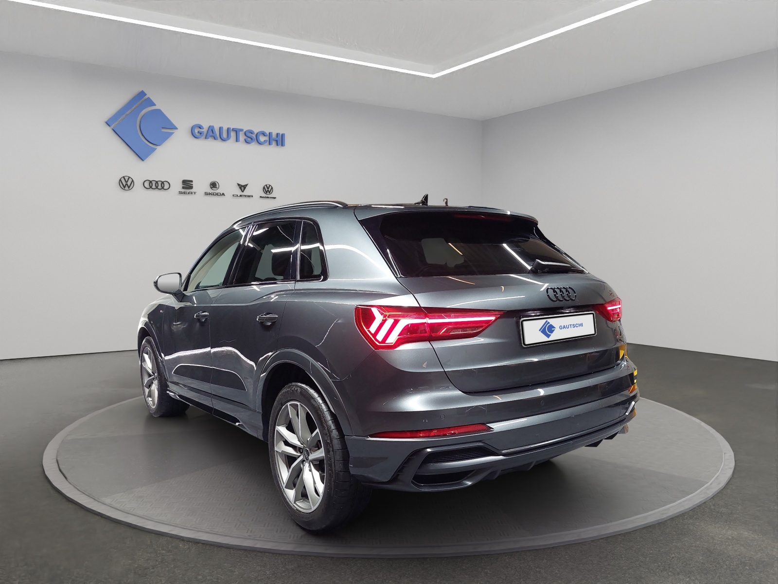 AUDI Q3 35 TDI S line quattro S-tronic-image-2