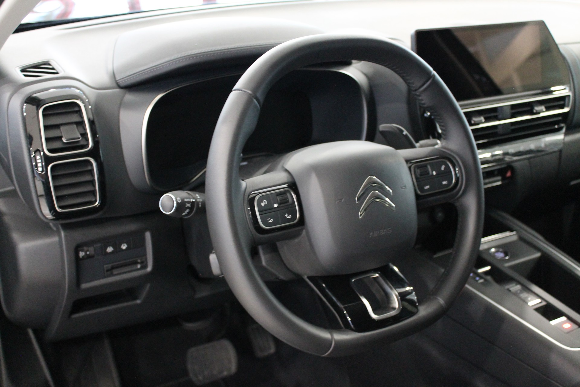 CITROEN C5 Aircross 1.2 HEV Swiss Edition-image-6