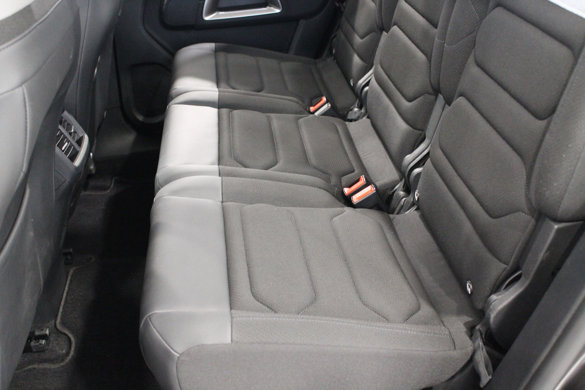 CITROEN C5 Aircross 1.2 HEV Swiss Edition-image-11