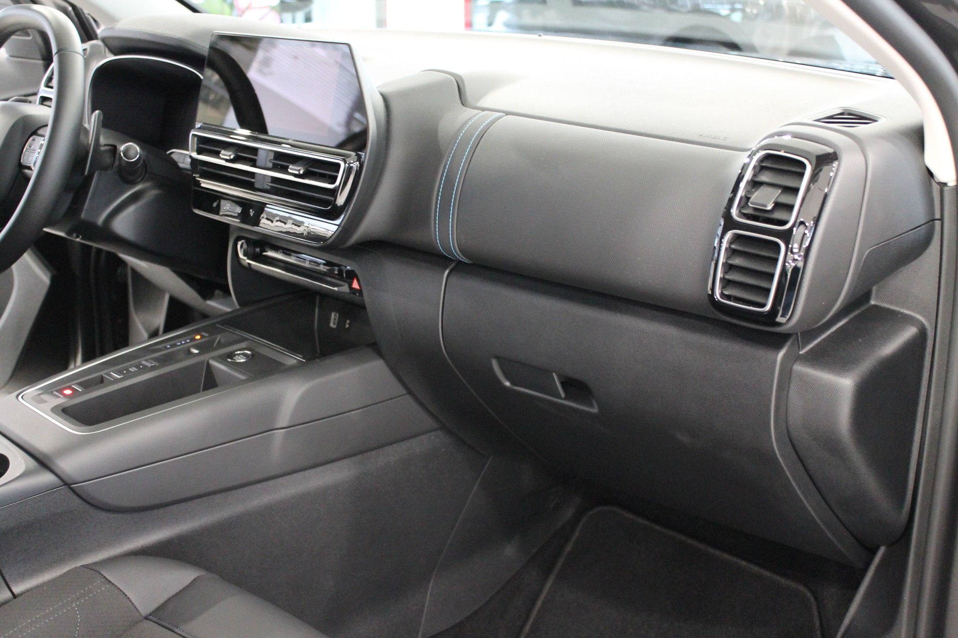 CITROEN C5 Aircross 1.2 HEV Swiss Edition-image-13