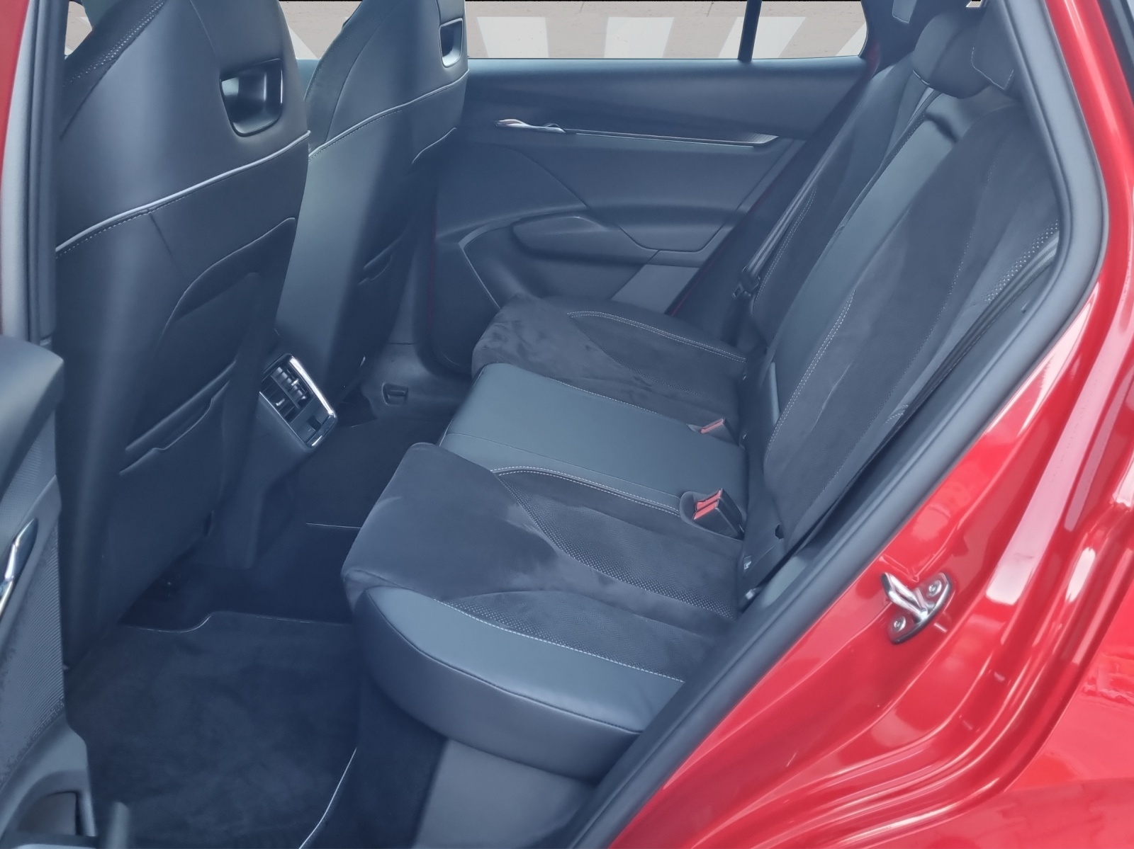 SKODA Enyaq iV 80 SportLine-image-8