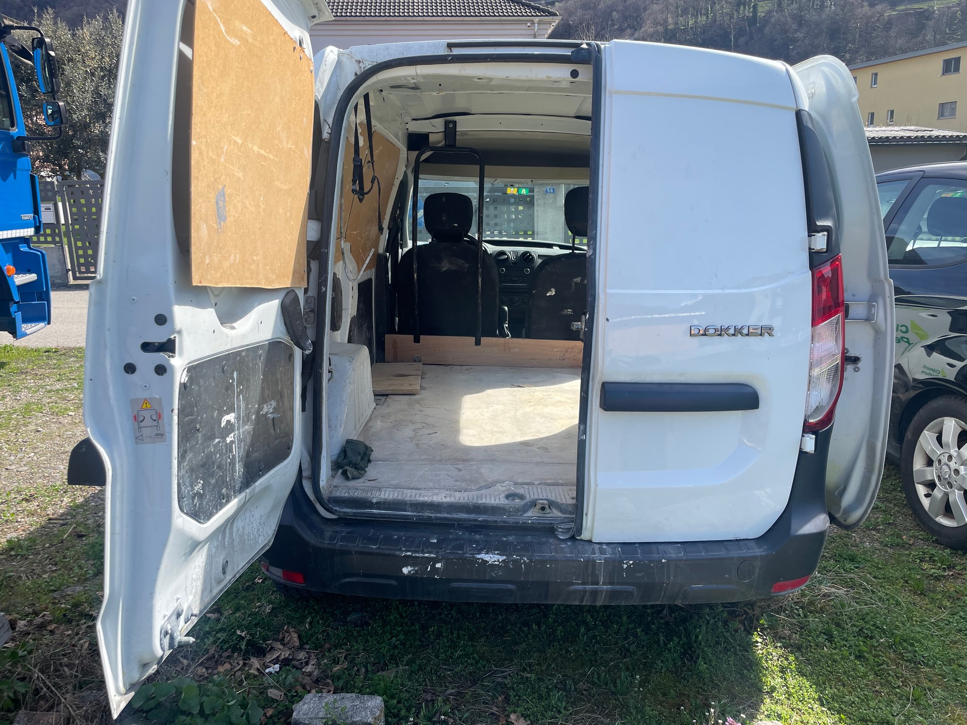 DACIA Dokker Van TCe 115 S&S Essential Verblecht-image-7