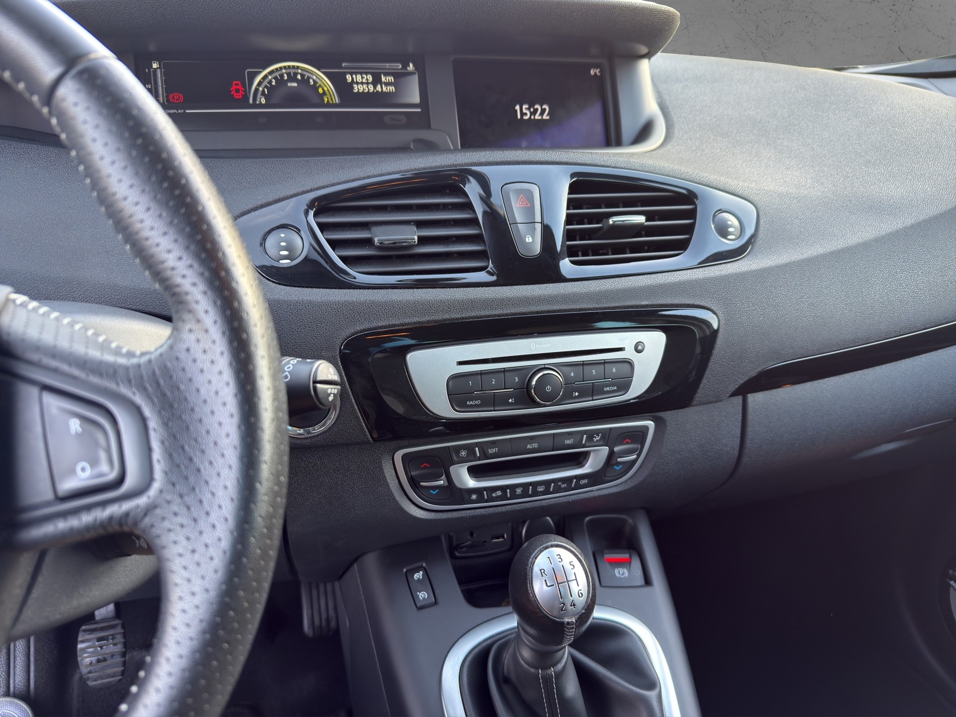 RENAULT Scénic 1.2 16V Turbo Bose-image-7