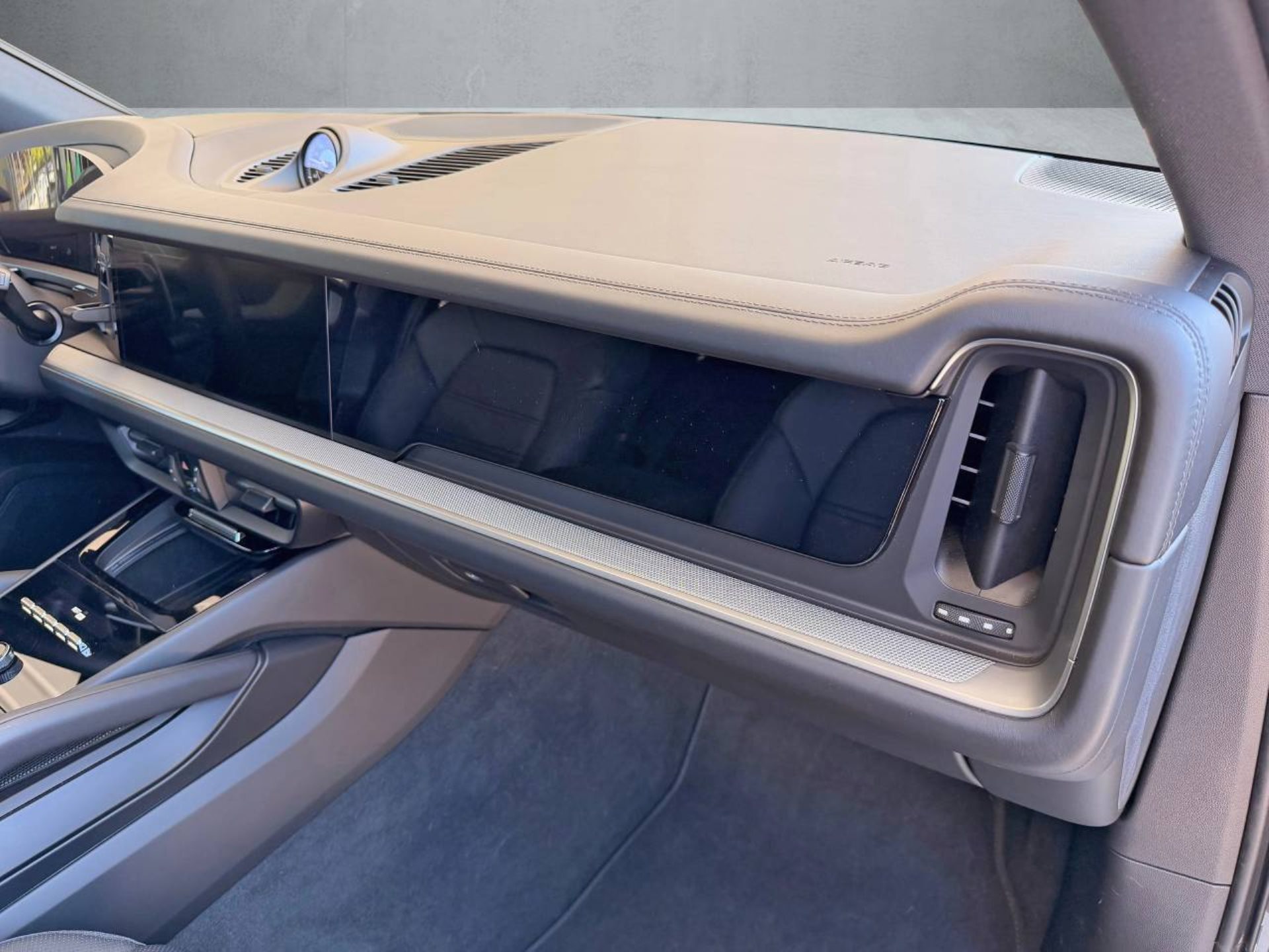 PORSCHE Cayenne S-image-29