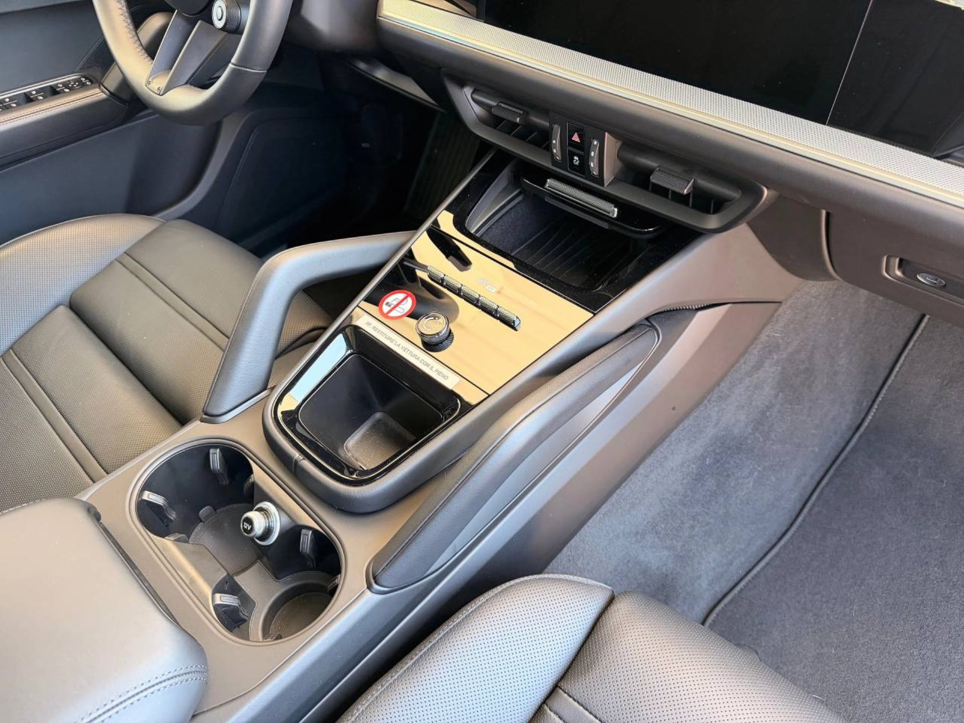 PORSCHE Cayenne S-image-26