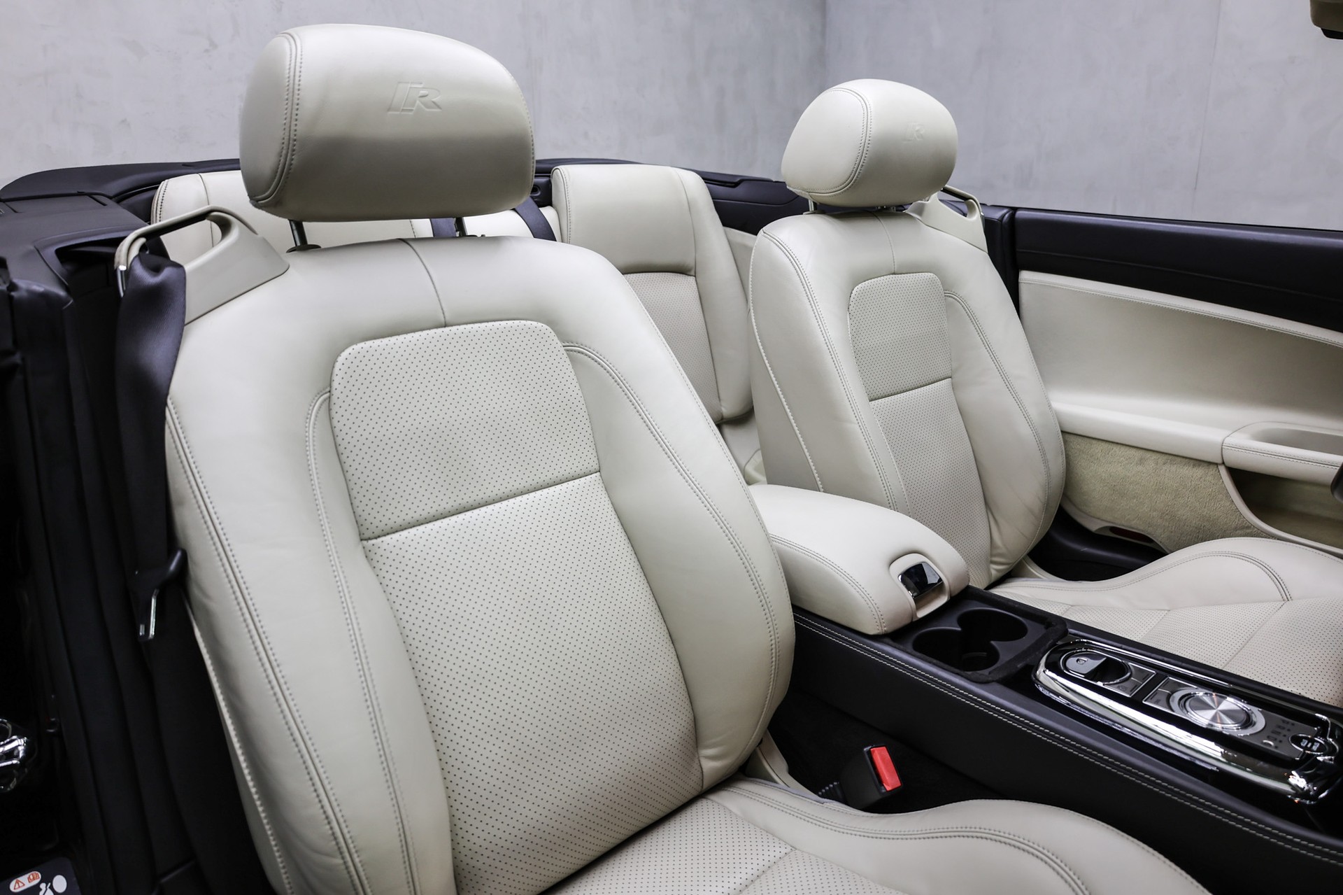 JAGUAR XKR Convertible 5.0 V8 Supercharged-image-26