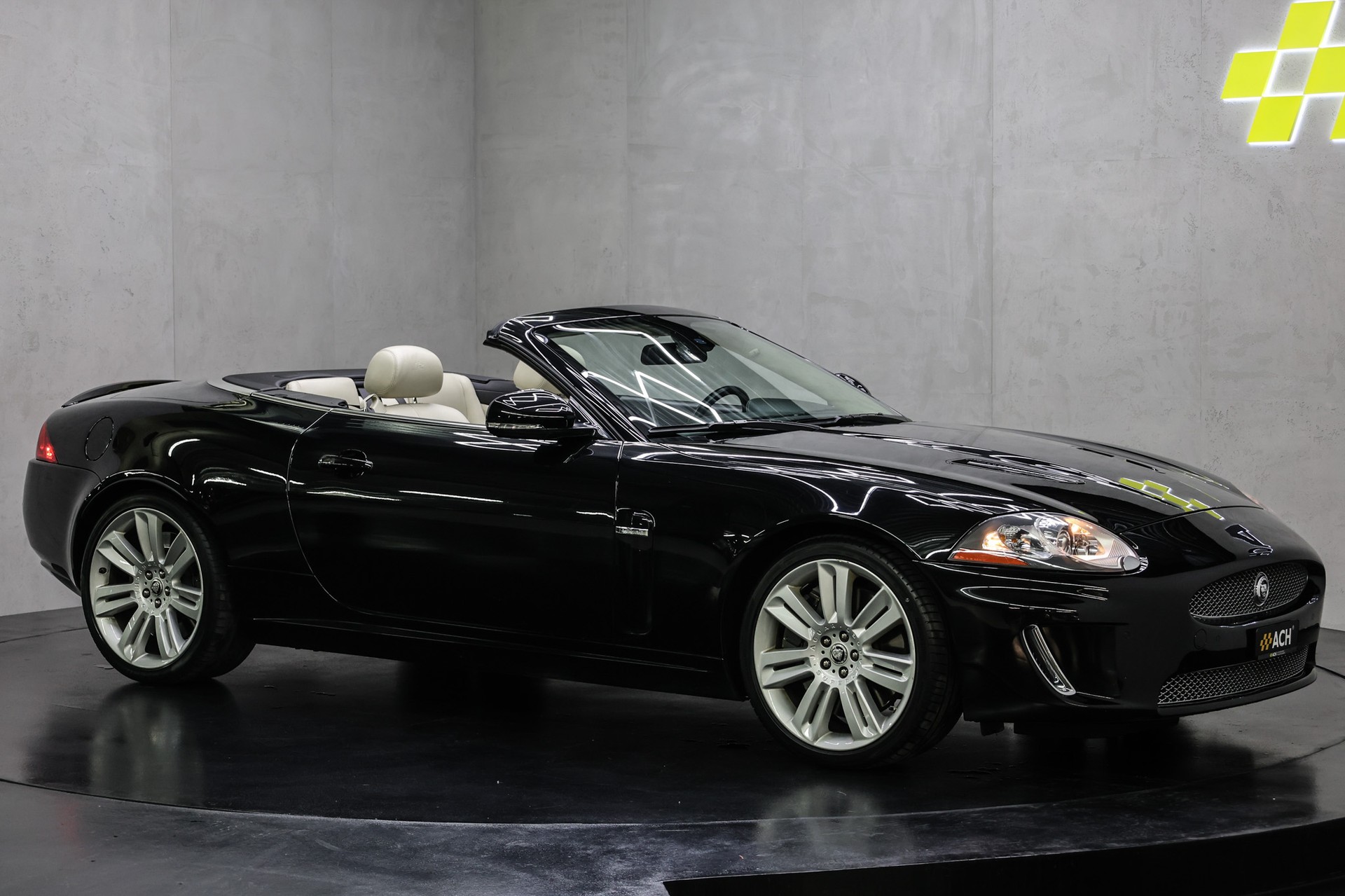 JAGUAR XKR Convertible 5.0 V8 Supercharged-image-14