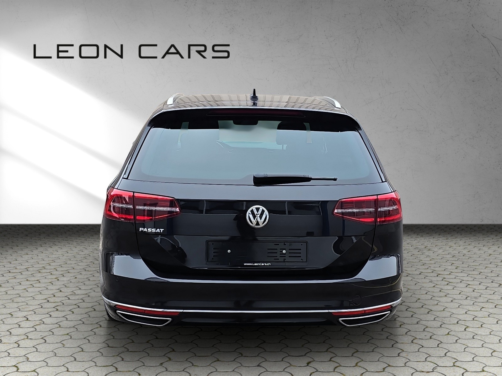 VW Passat Variant 2.0 TDI BMT Highline DSG 4Motion R-Line-image-3