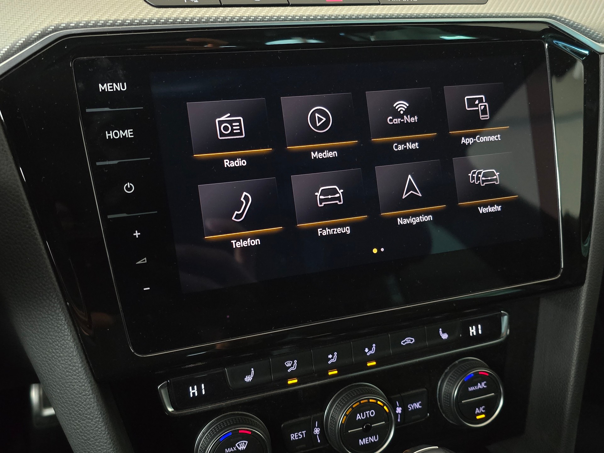 VW Passat Variant 2.0 TDI BMT Highline DSG 4Motion R-Line-image-19