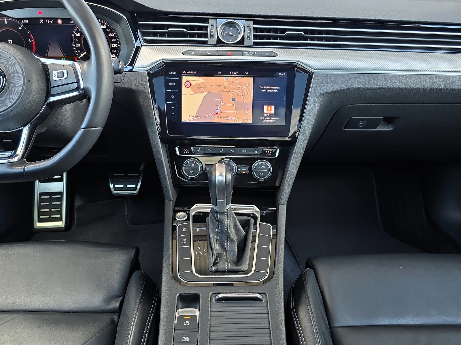 VW Passat Variant 2.0 TDI BMT Highline DSG 4Motion R-Line-image-8