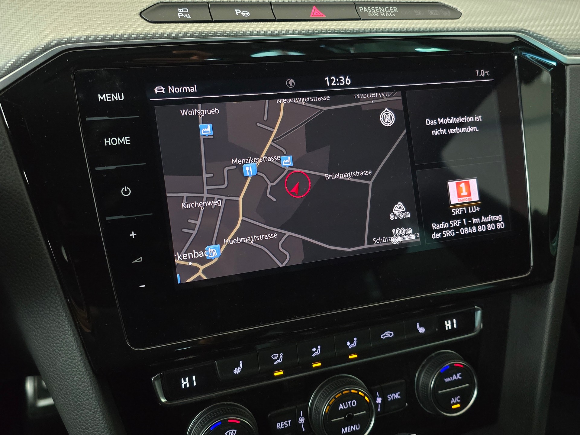 VW Passat Variant 2.0 TDI BMT Highline DSG 4Motion R-Line-image-17