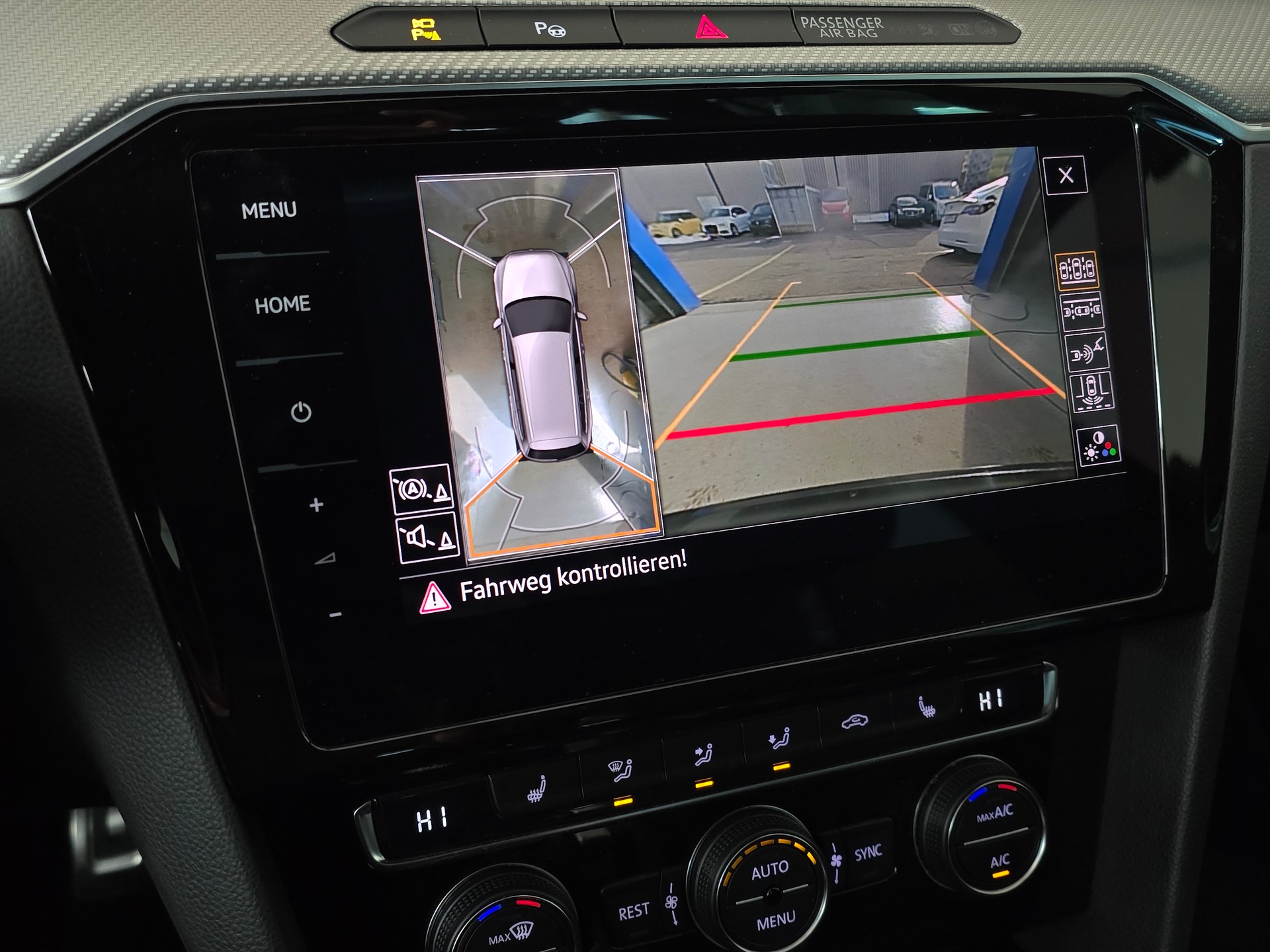 VW Passat Variant 2.0 TDI BMT Highline DSG 4Motion R-Line-image-16