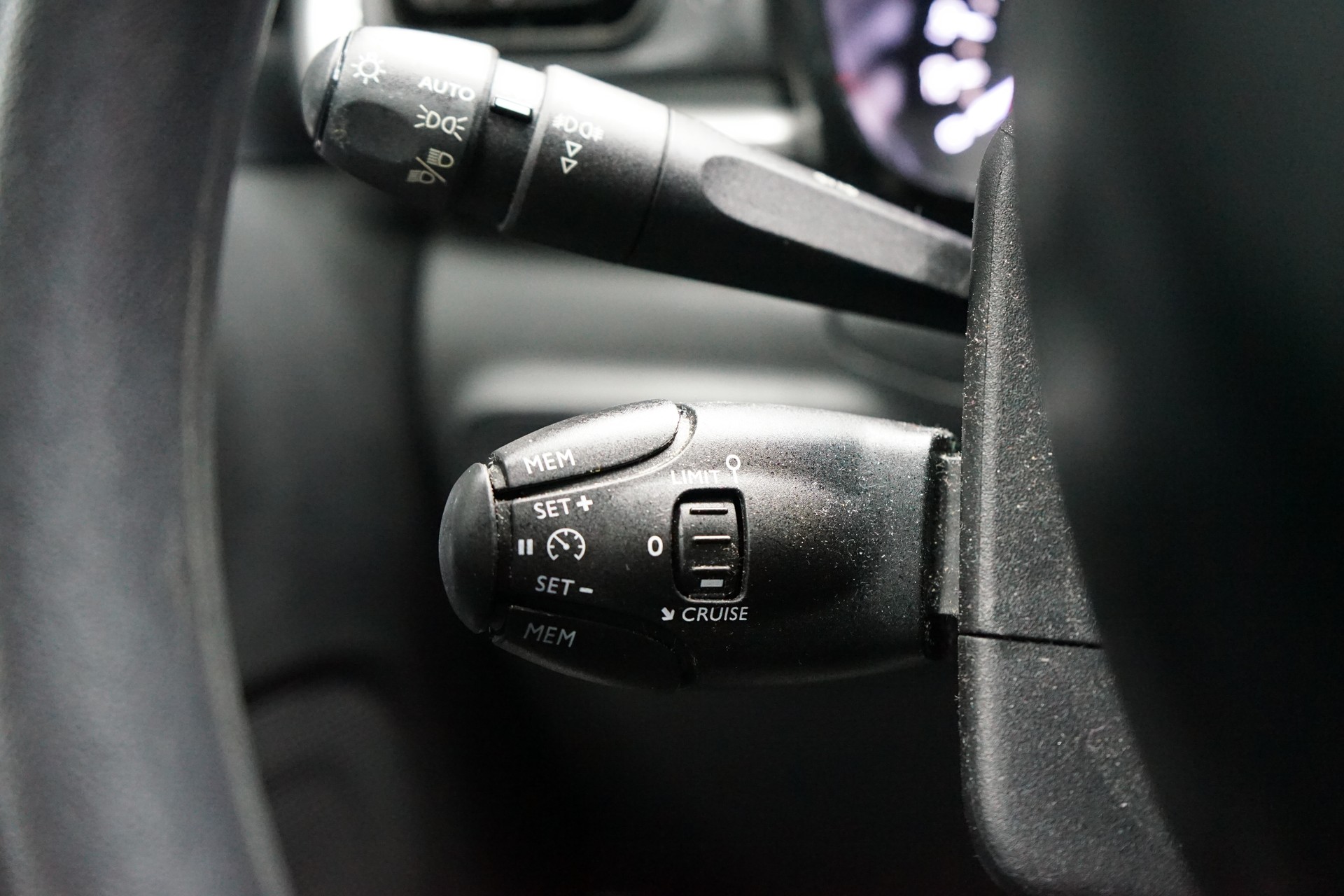 CITROEN C3 1.2i PureTech Feel EAT-image-12