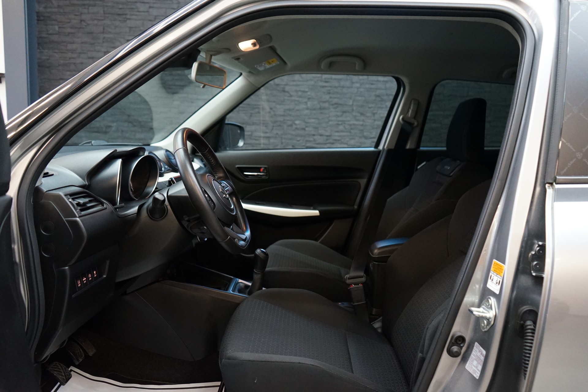 SUZUKI Swift 1.0 12V SHVS Sergio Cellano Top Hybrid-image-3