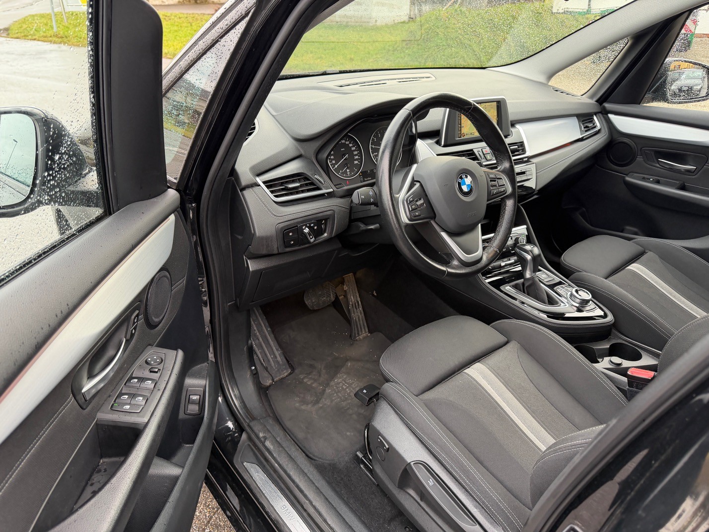 BMW 218i Gran Tourer Sport Line Steptronic-image-7