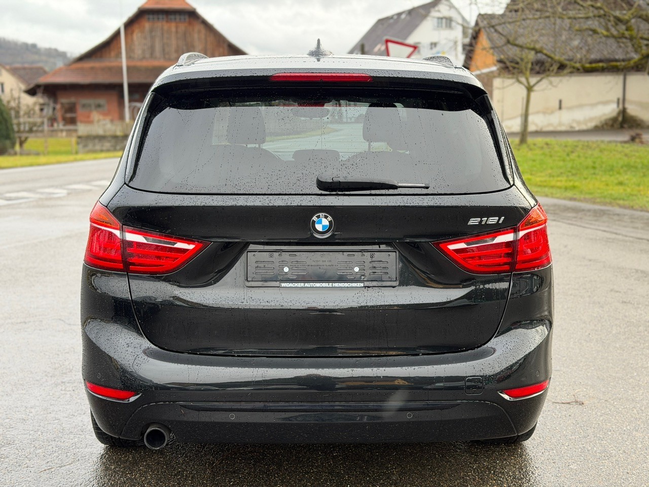 BMW 218i Gran Tourer Sport Line Steptronic-image-4