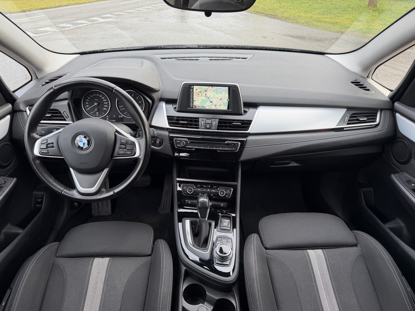 BMW 218i Gran Tourer Sport Line Steptronic-image-6